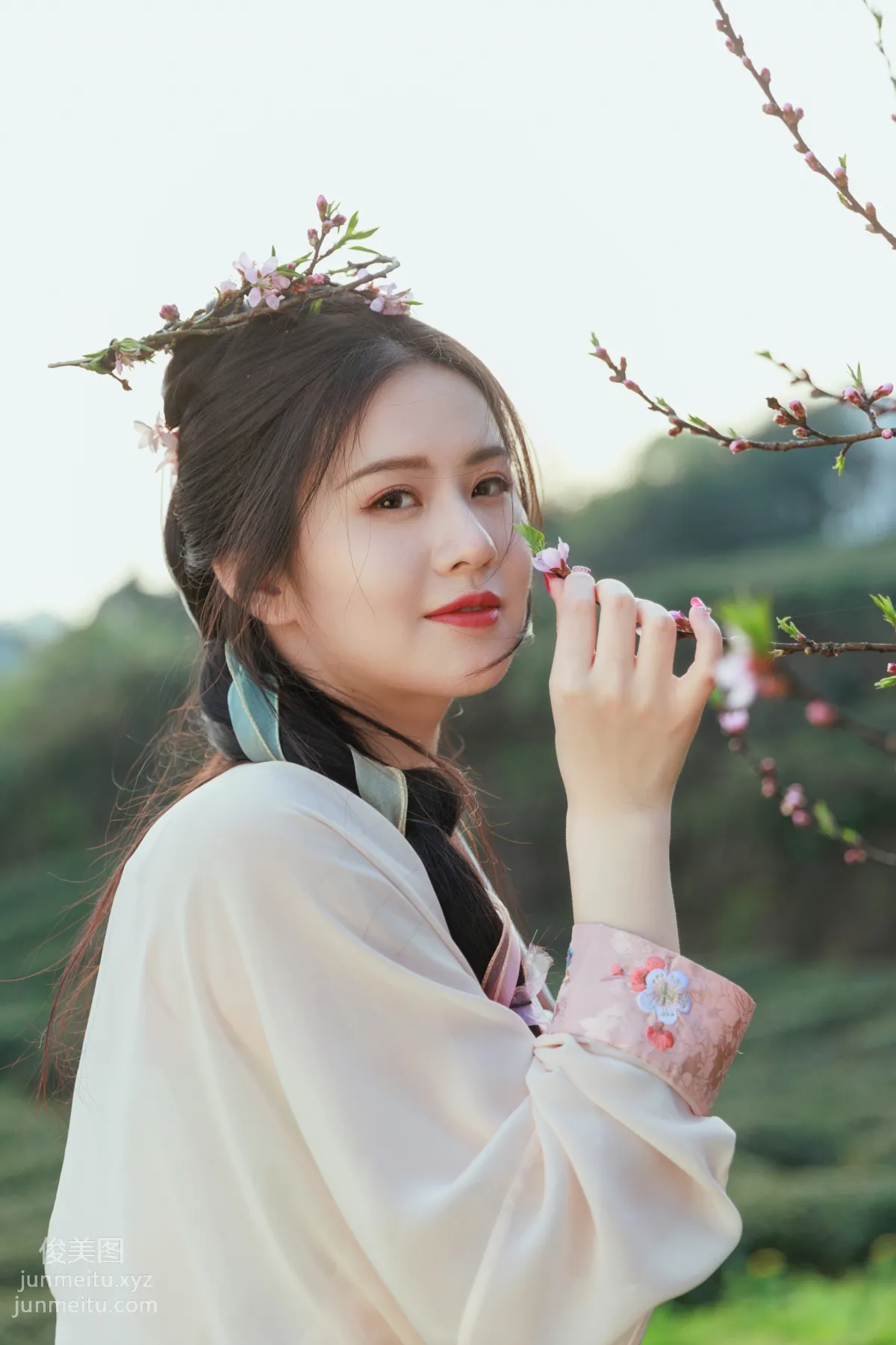 [YiTuYu] 2022.05.16 Autumn Evening in the Mountains IESS Qiuqiu photo 3