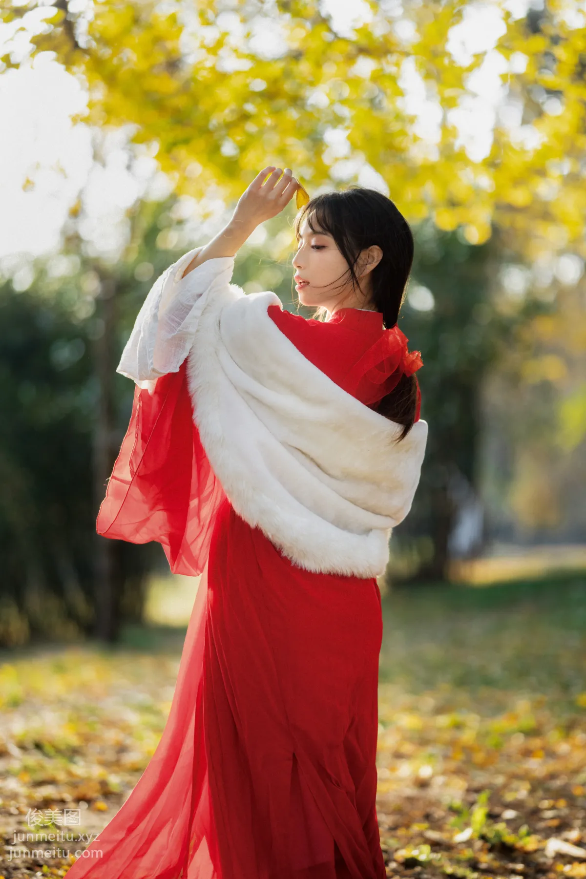 Er Jialiu: YiTuYu photo 14