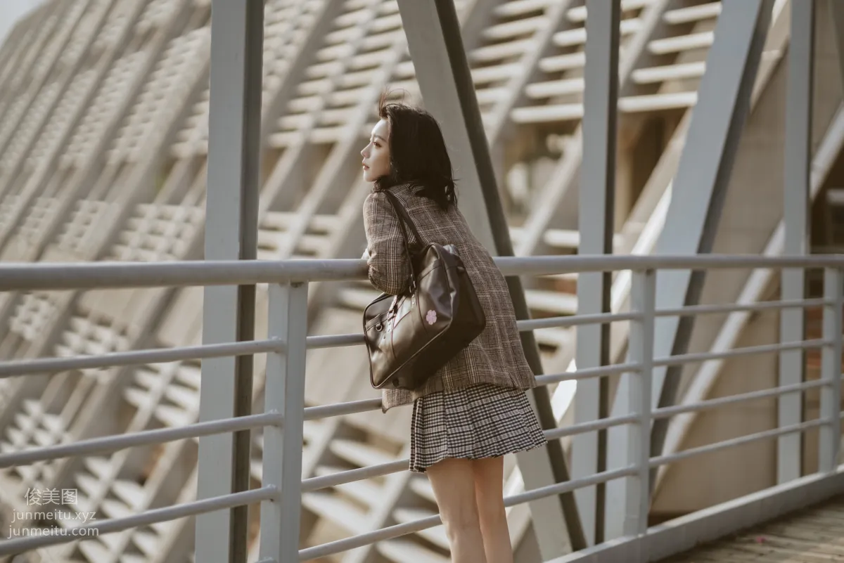 [藝圖語] 2022.05.22 你的眼中明暗交雜一笑生花 Enndme 11