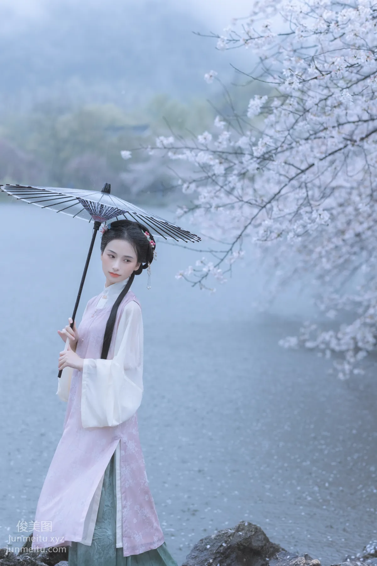 [YiTuYu] 2022.05.25 Rain Cherry Blossoms Mou Xiaoyao photo 5