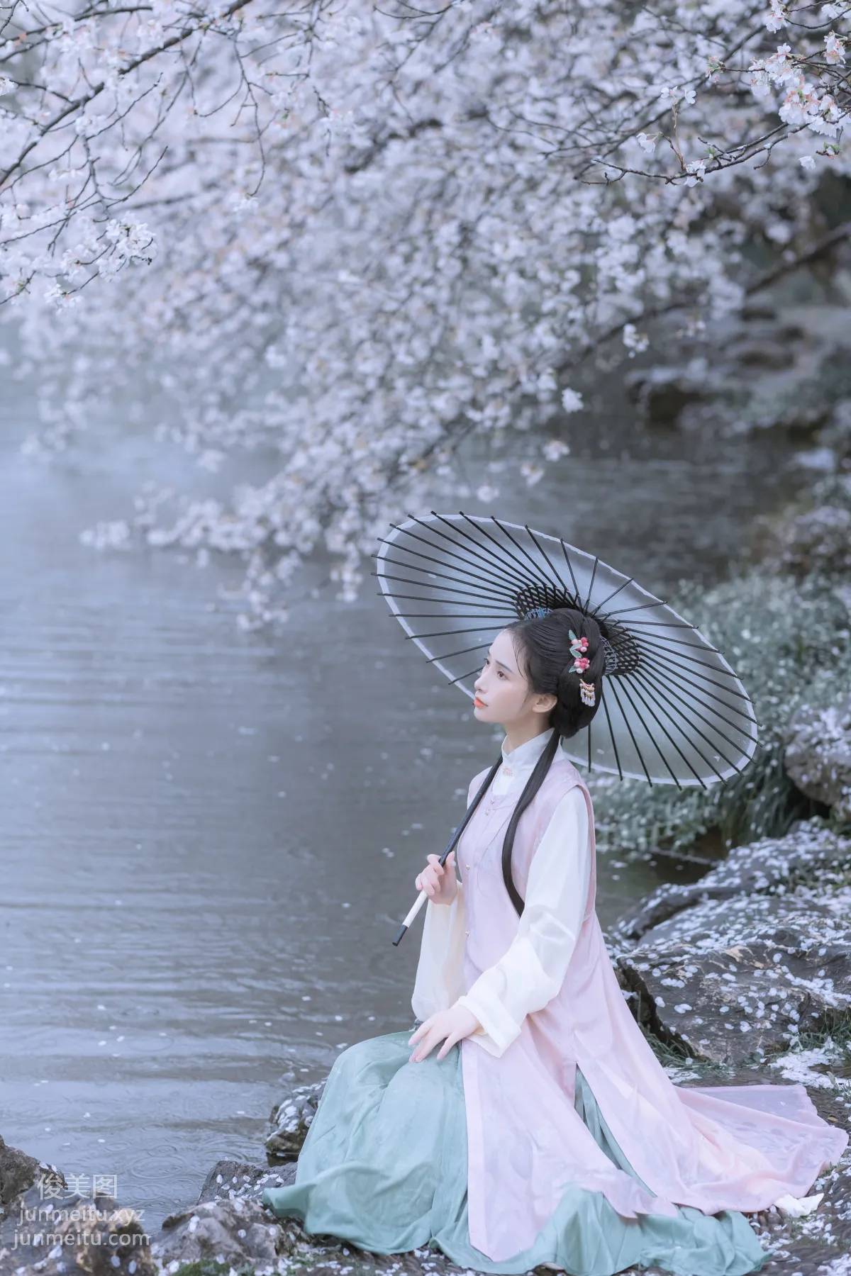 [YiTuYu] 2022.05.25 Rain Cherry Blossoms Mou Xiaoyao photo 13