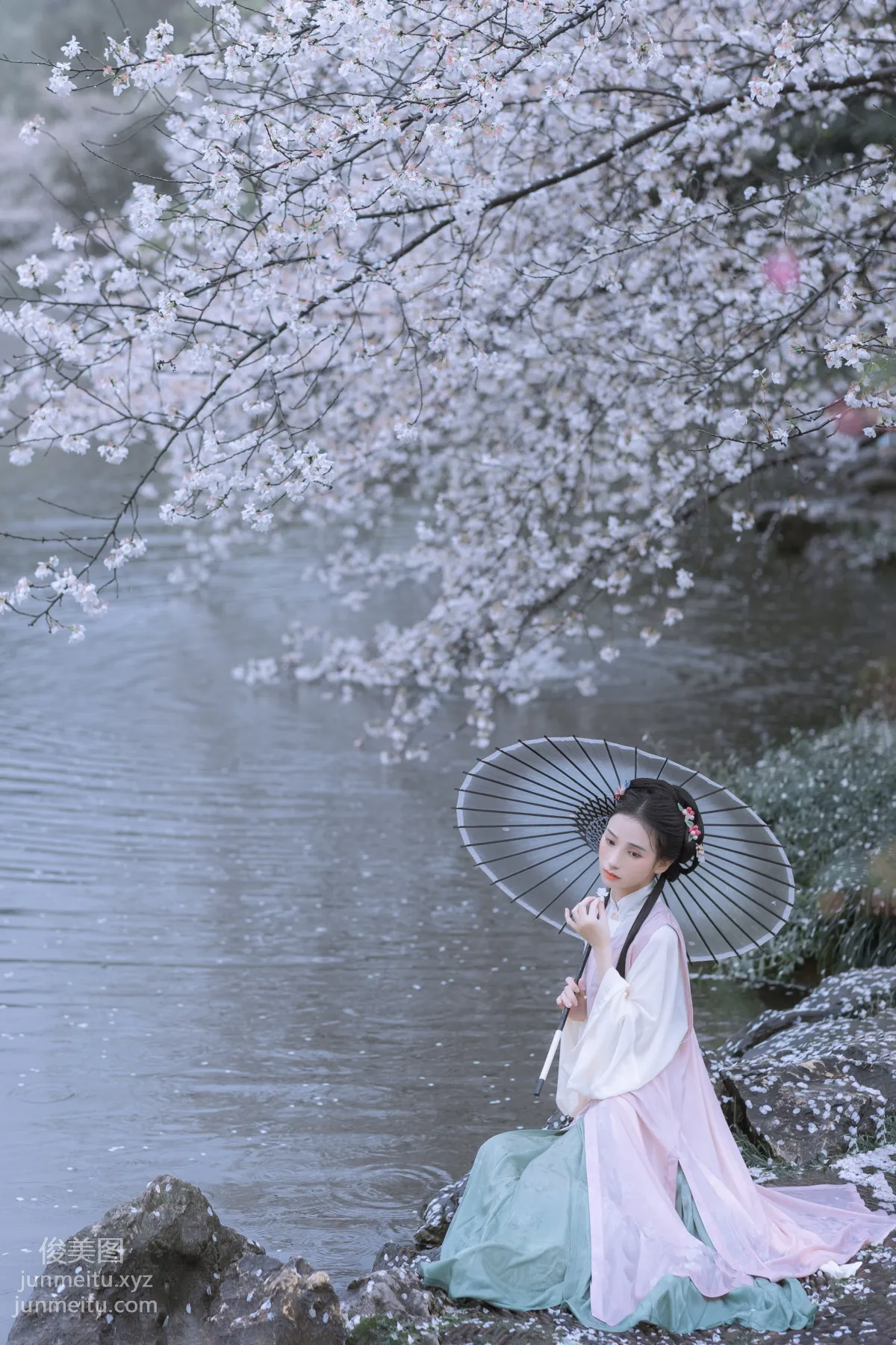 [YiTuYu] 2022.05.25 Rain Cherry Blossoms Mou Xiaoyao photo 17