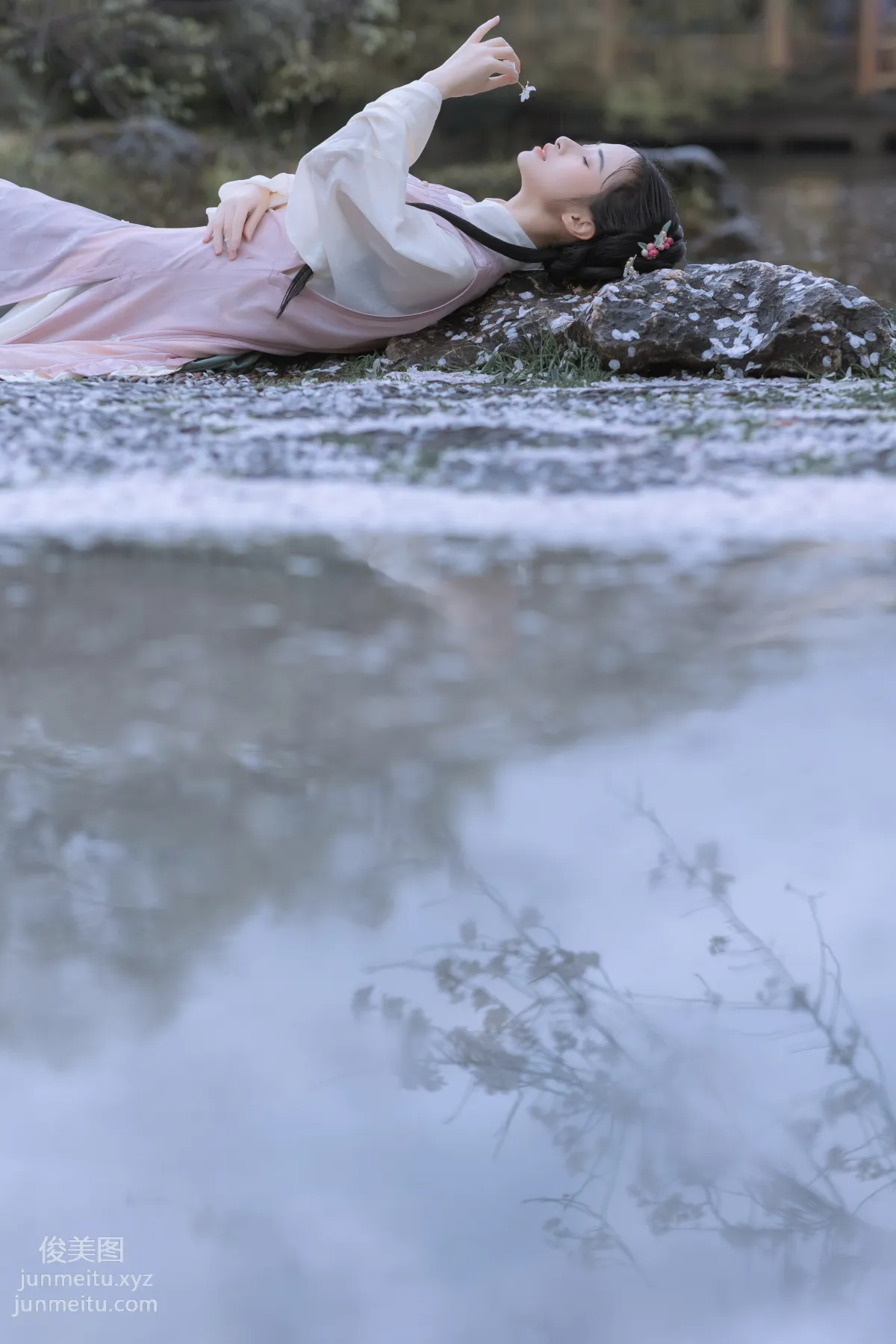 [YiTuYu] 2022.05.25 Rain Cherry Blossoms Mou Xiaoyao photo 22