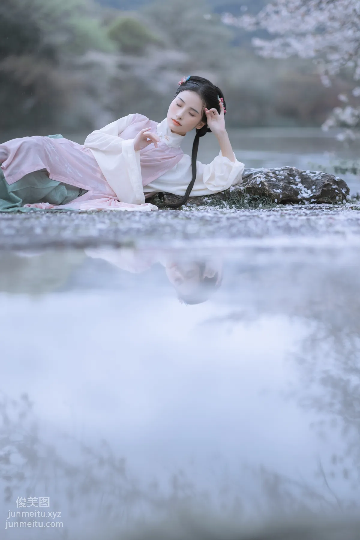 [YiTuYu] 2022.05.25 Rain Cherry Blossoms Mou Xiaoyao photo 23