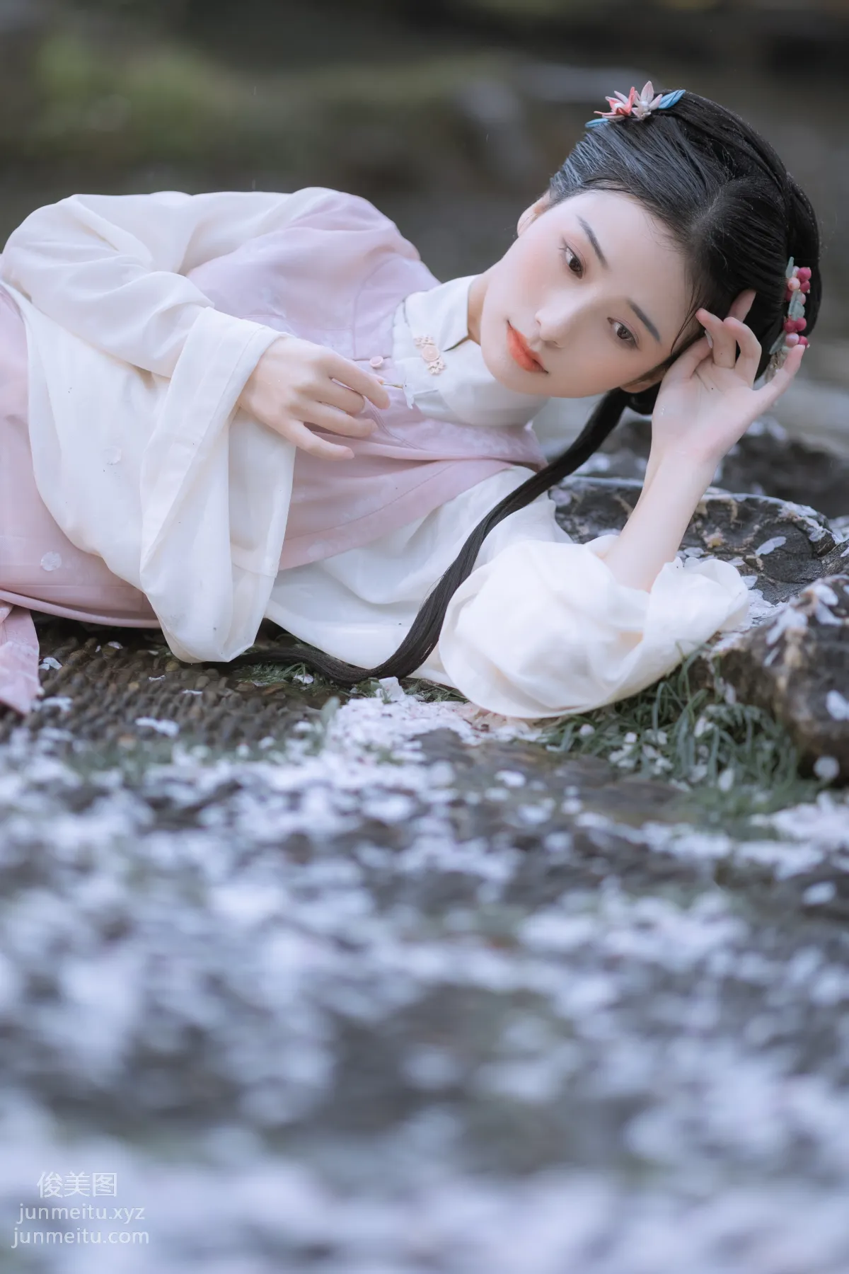 [YiTuYu] 2022.05.25 Rain Cherry Blossoms Mou Xiaoyao photo 24