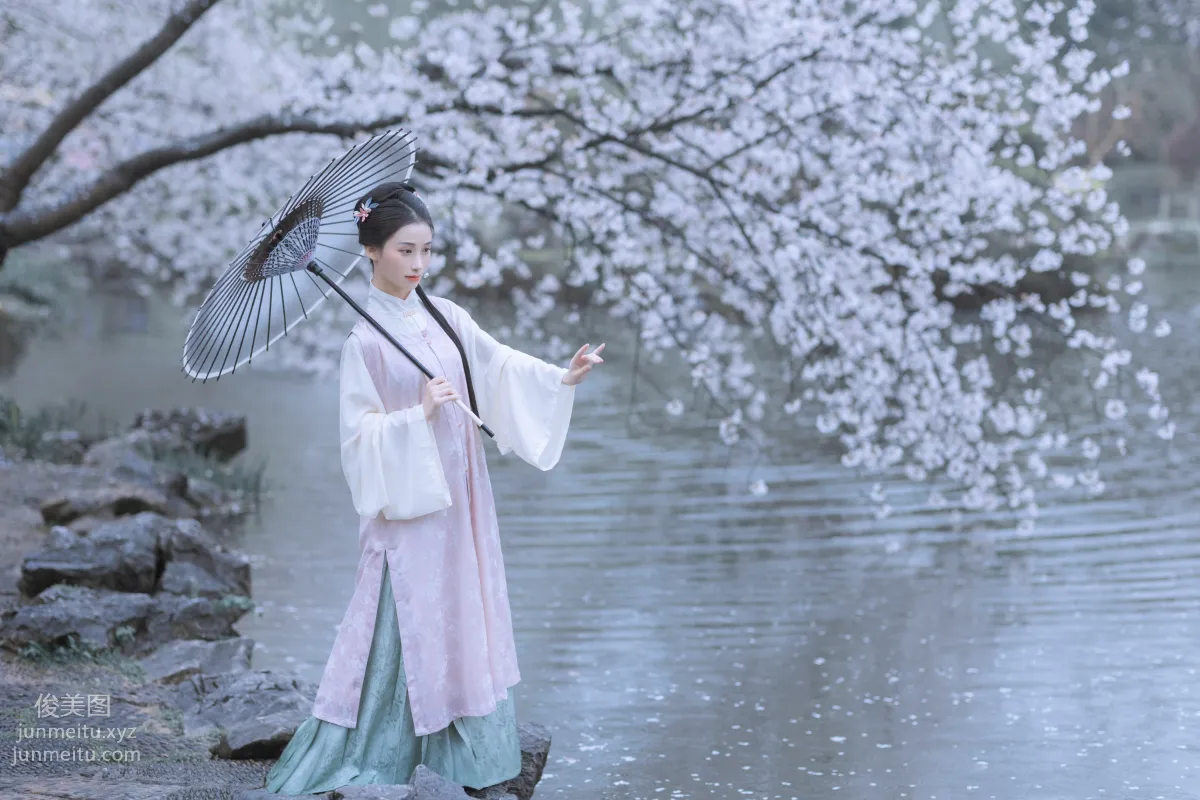 [YiTuYu] 2022.05.25 Rain Cherry Blossoms Mou Xiaoyao photo 25