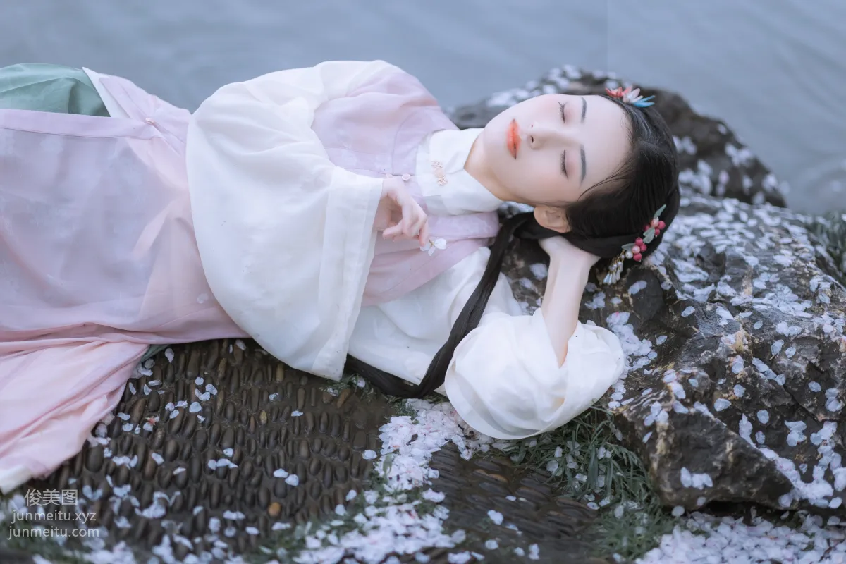 [YiTuYu] 2022.05.25 Rain Cherry Blossoms Mou Xiaoyao photo 26