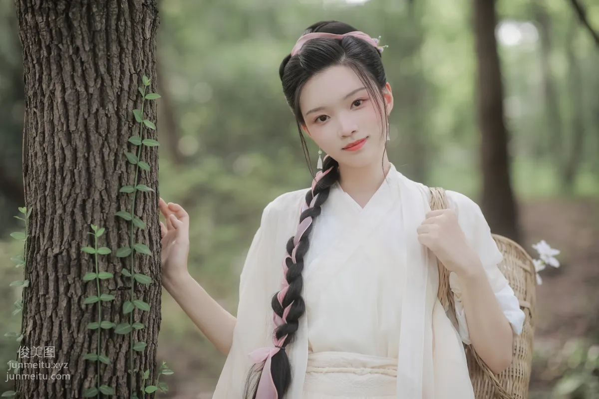 [YiTuYu] 2022.05.29 Herb-Gathering Female Doctor Jing Yuan photo 3