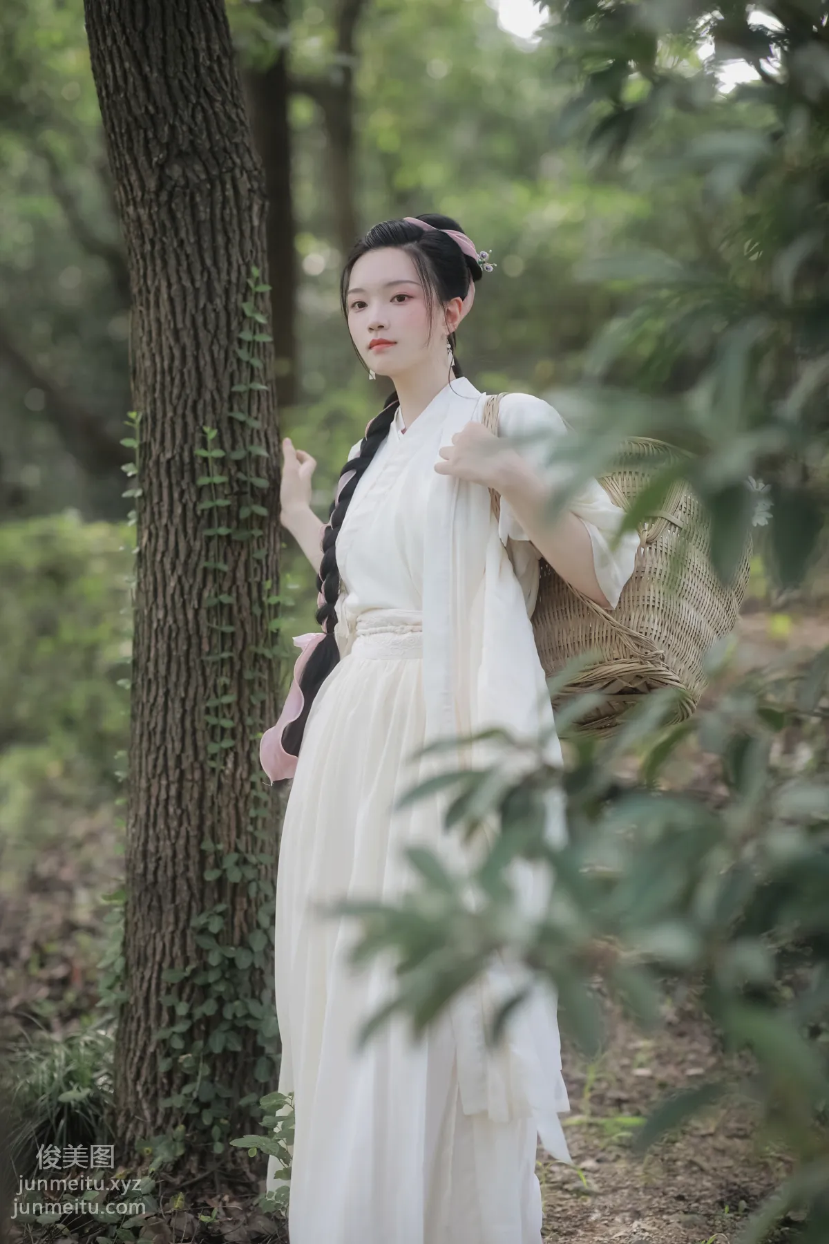 [YiTuYu] 2022.05.29 Herb-Gathering Female Doctor Jing Yuan photo 4