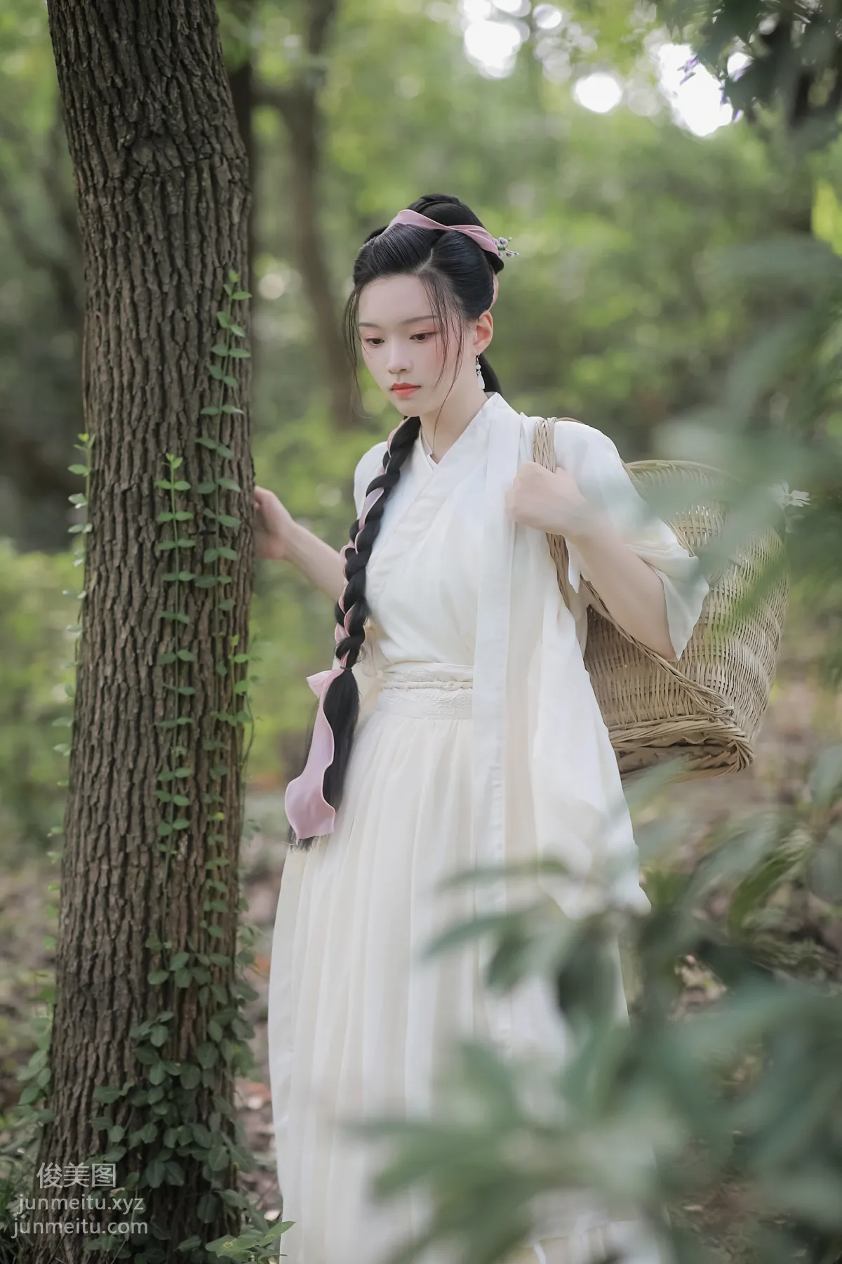 [YiTuYu] 2022.05.29 Herb-Gathering Female Doctor Jing Yuan photo 15