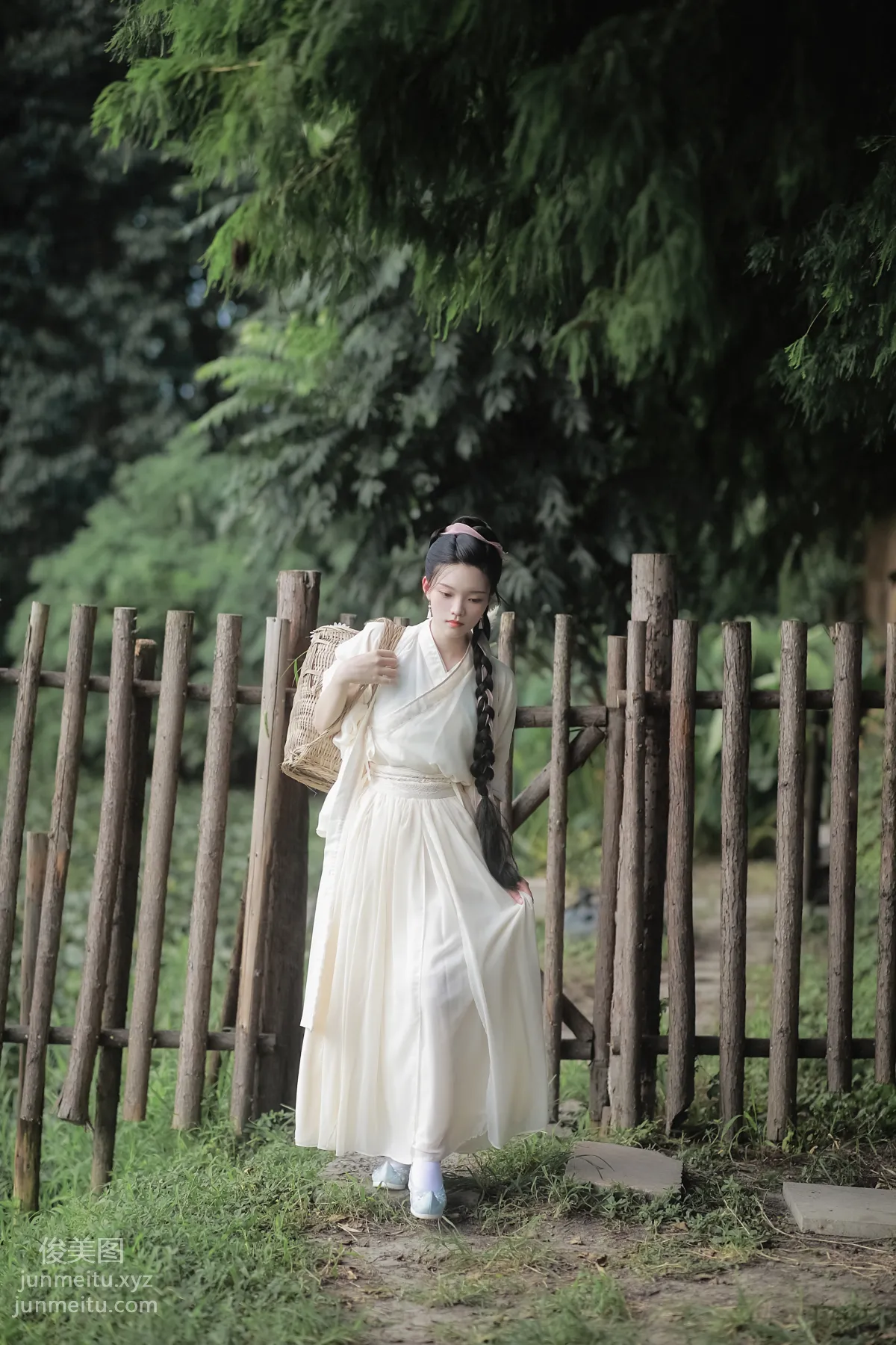[YiTuYu] 2022.05.29 Herb-Gathering Female Doctor Jing Yuan photo 17