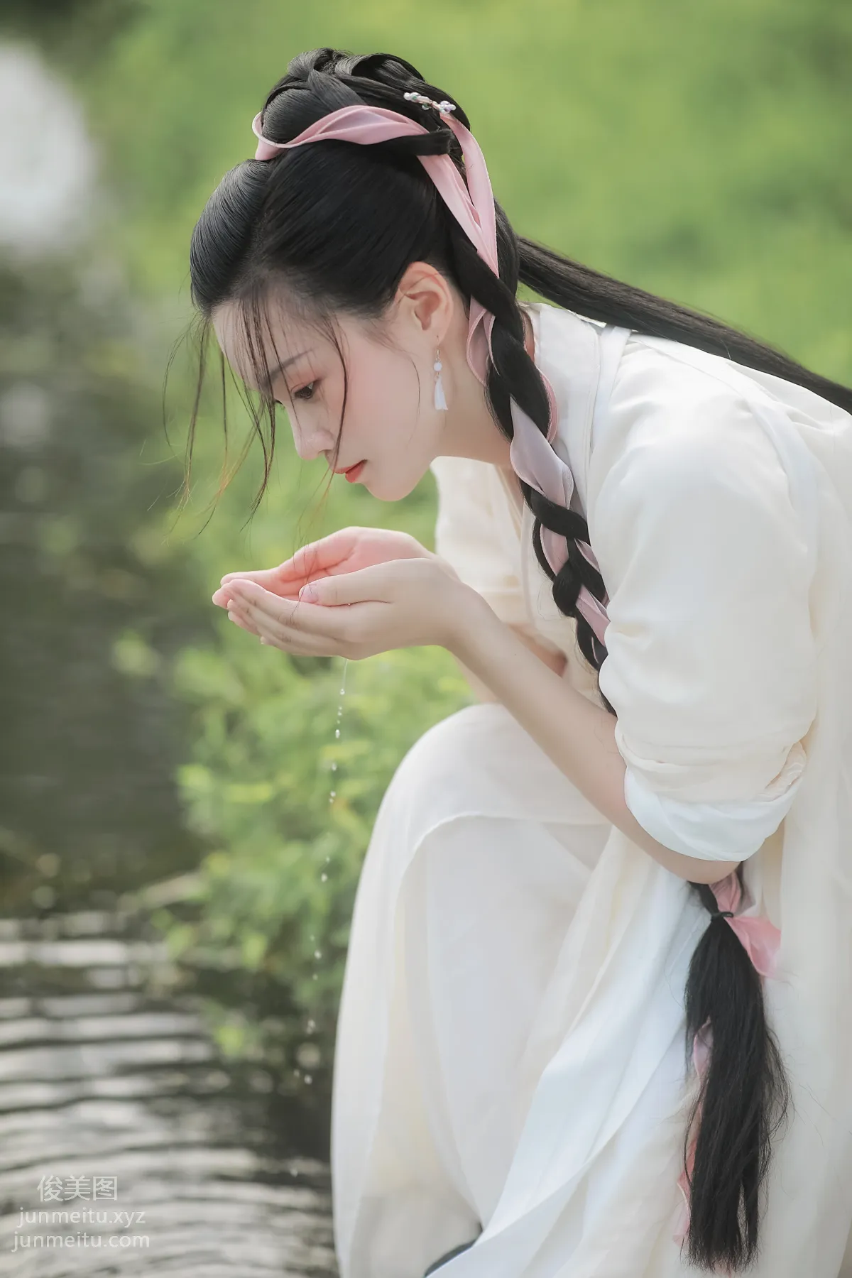 [YiTuYu] 2022.05.29 Herb-Gathering Female Doctor Jing Yuan photo 19