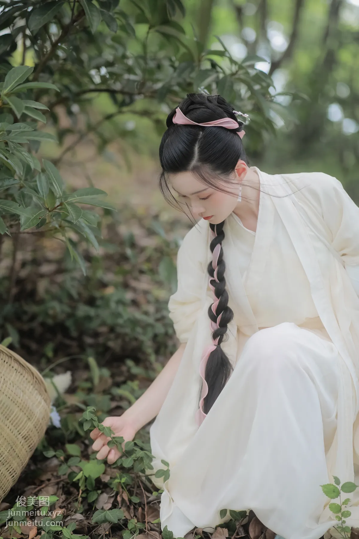 [YiTuYu] 2022.05.29 Herb-Gathering Female Doctor Jing Yuan photo 23