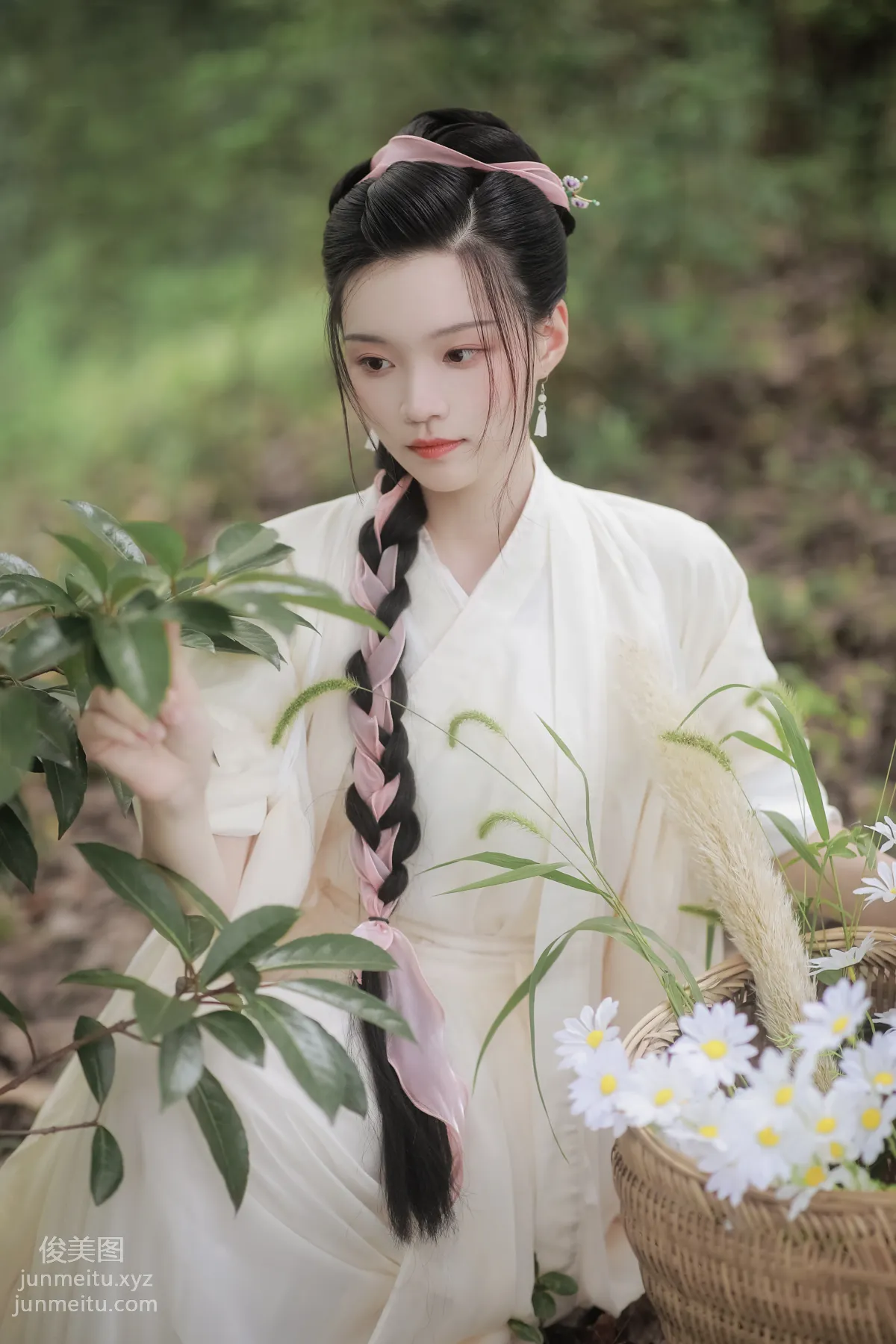 [YiTuYu] 2022.05.29 Herb-Gathering Female Doctor Jing Yuan photo 26