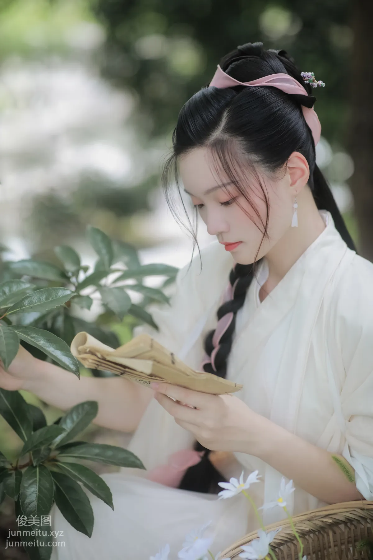 [YiTuYu] 2022.05.29 Herb-Gathering Female Doctor Jing Yuan photo 27