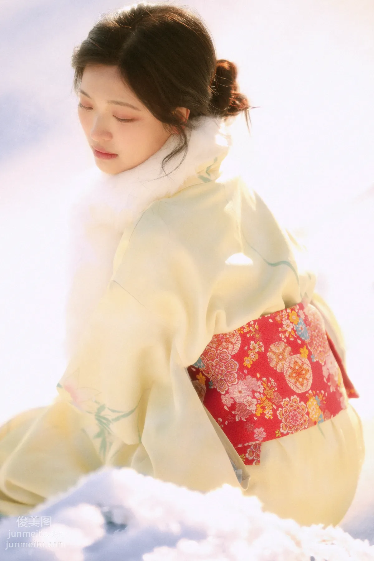 Ying Jiang: YiTuYu photo 12