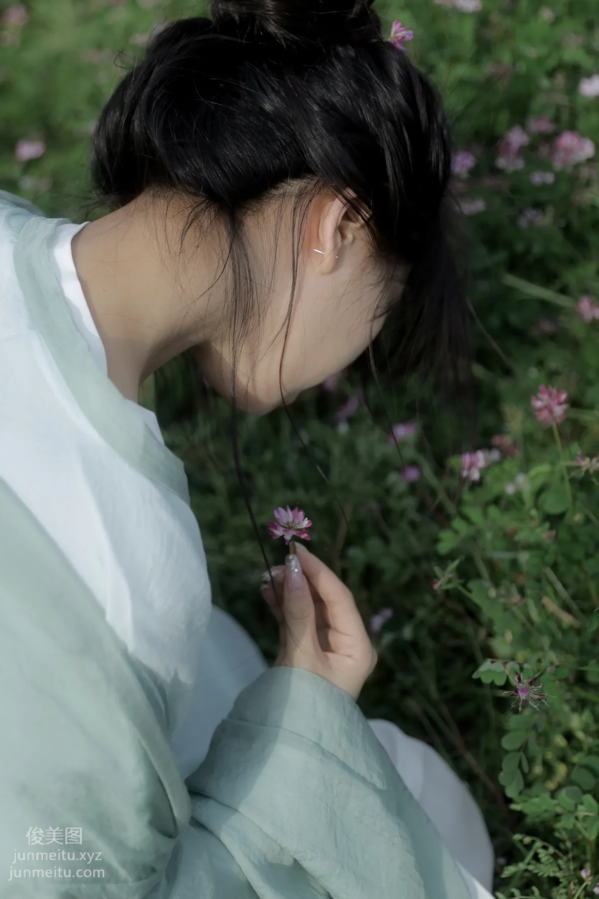 [YiTuYu] 2022.05.31 Leaping into the Chinese Milk Vetch Nie Shisan photo 15