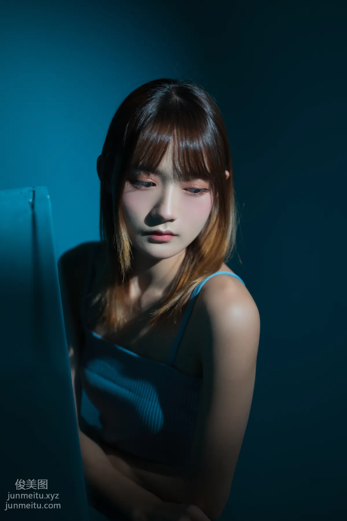 [YiTuYu] 2022.06.08 Depressed Blue Room, Tuzi Zzz Buchi Huluo Bo photo 27