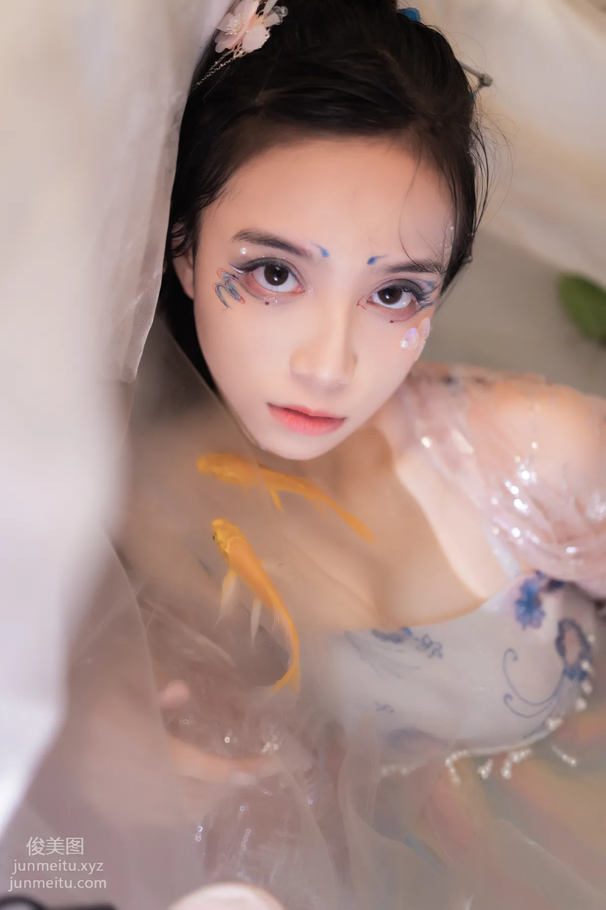 Er Jialiu: YiTuYu photo 16