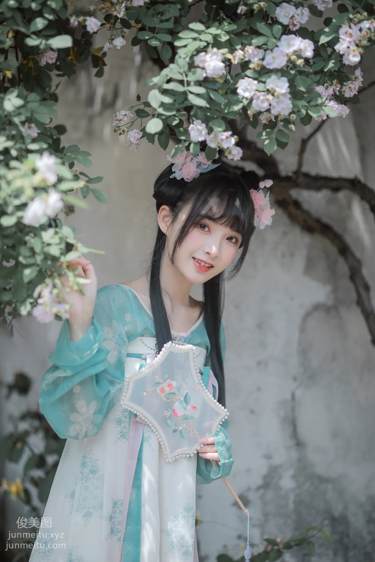 [YiTuYu] 2022.06.14 Lotus Opens Gradually as Roses Fall, Lilizai w photo 14