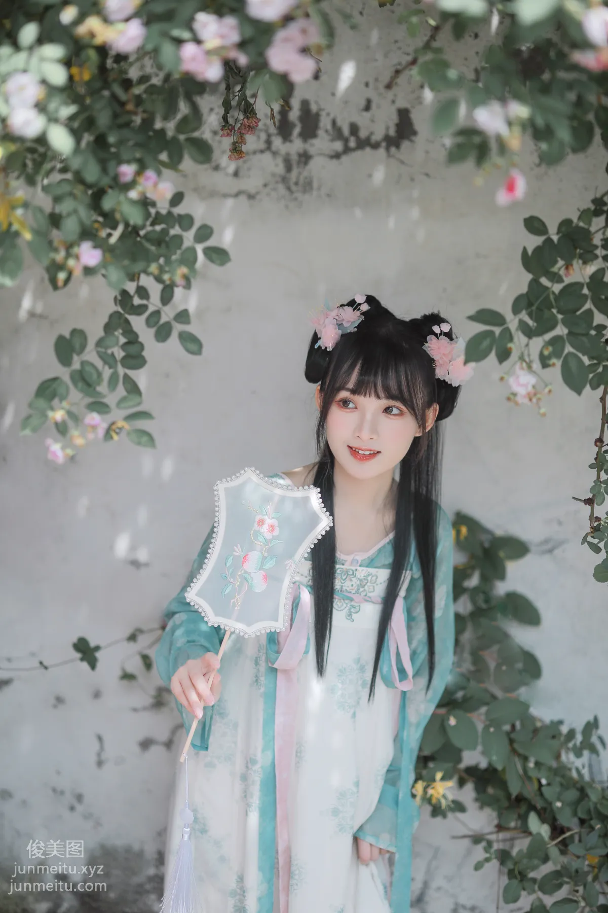 [YiTuYu] 2022.06.14 Lotus Opens Gradually as Roses Fall, Lilizai w photo 18