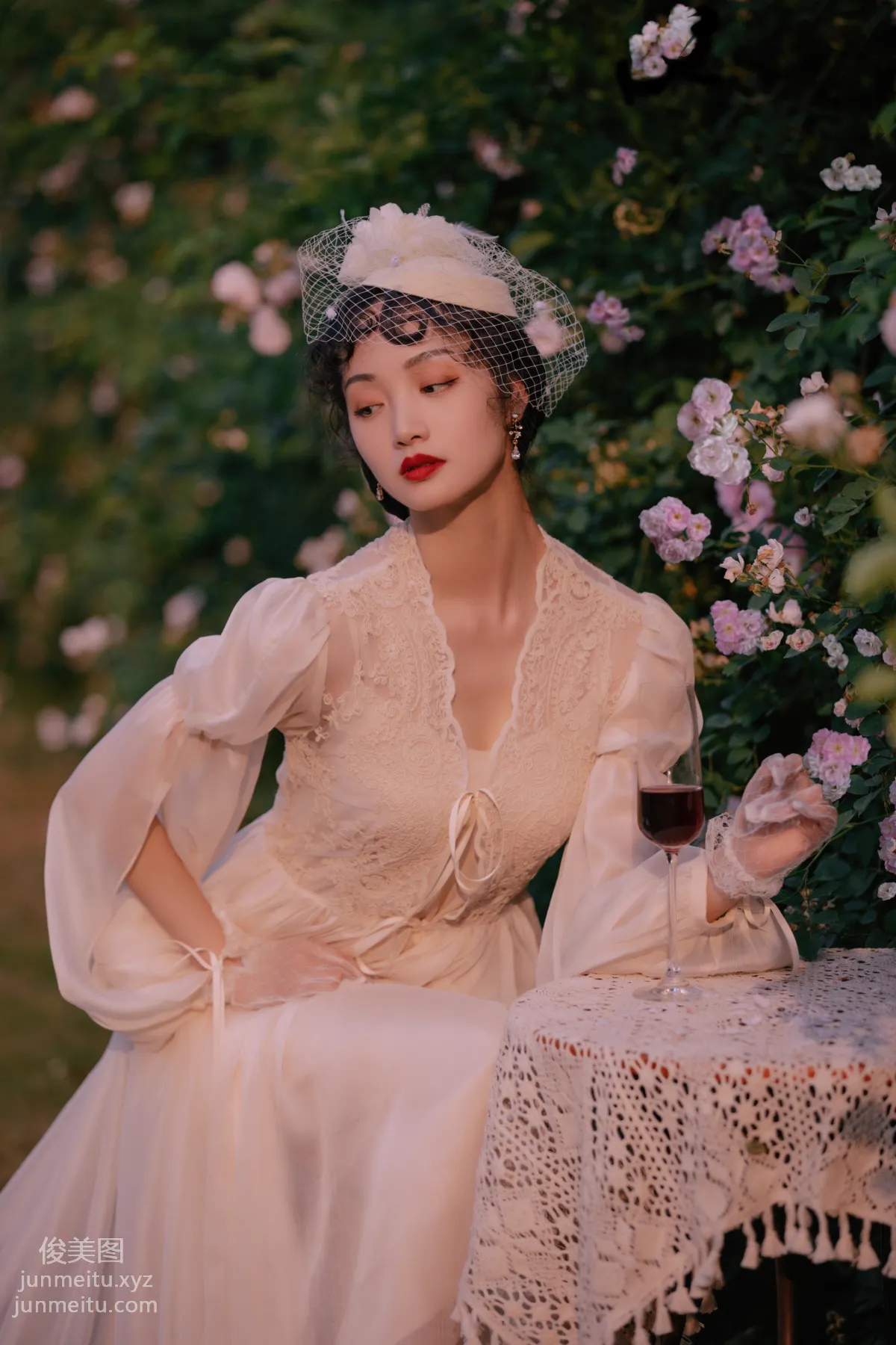Ling Zixi: YiTuYu photo 9