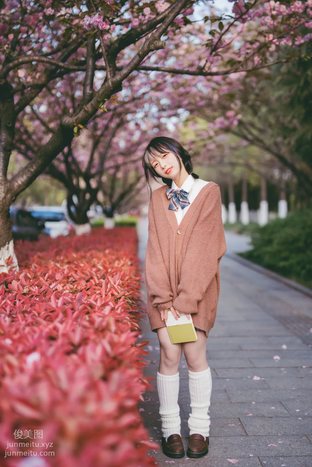 [YiTuYu] 2022.06.24 Want to Blow the Spring Breeze with You in April Qingqing Qinjiu photo 10
