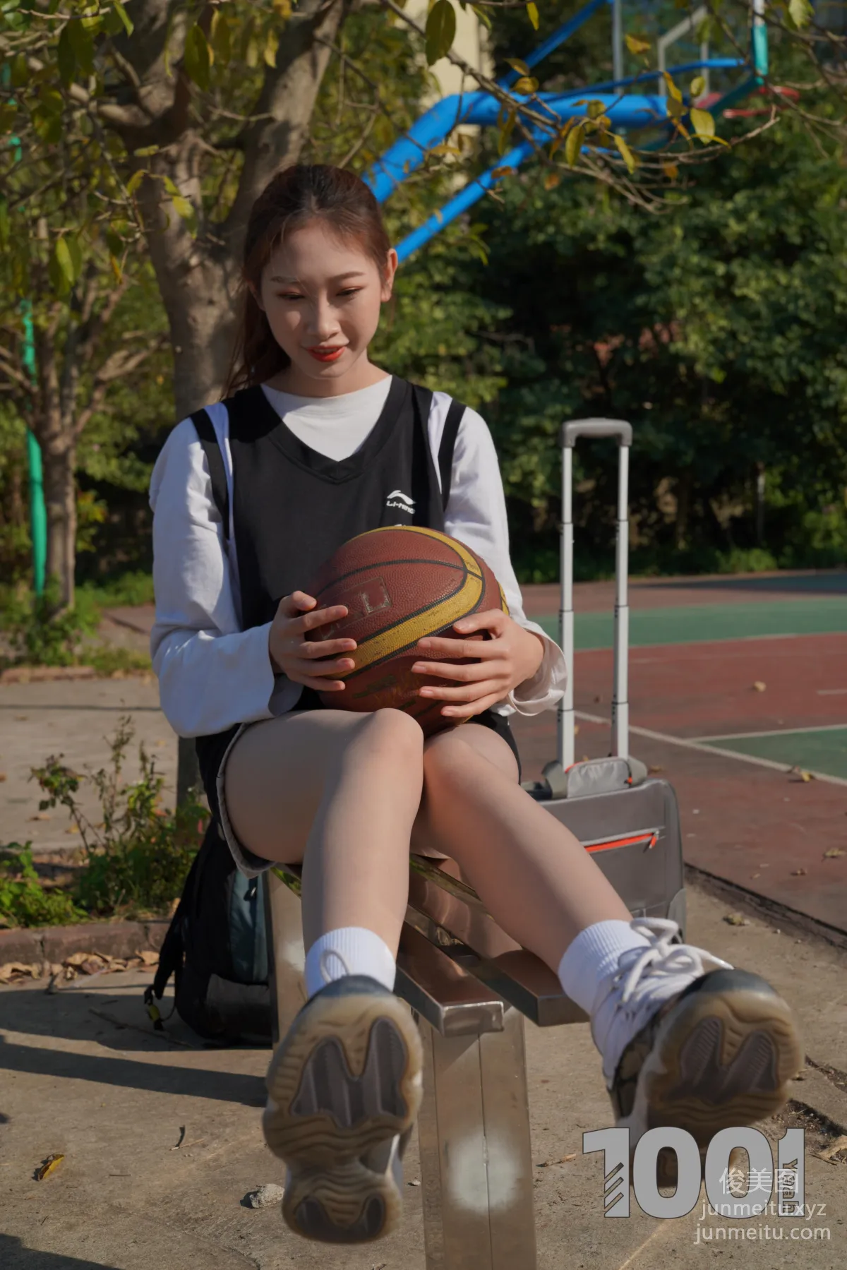 [IESS異思趣向] 一千零一夜 105 草莓《陪女朋友打籃球1》[98P] 95