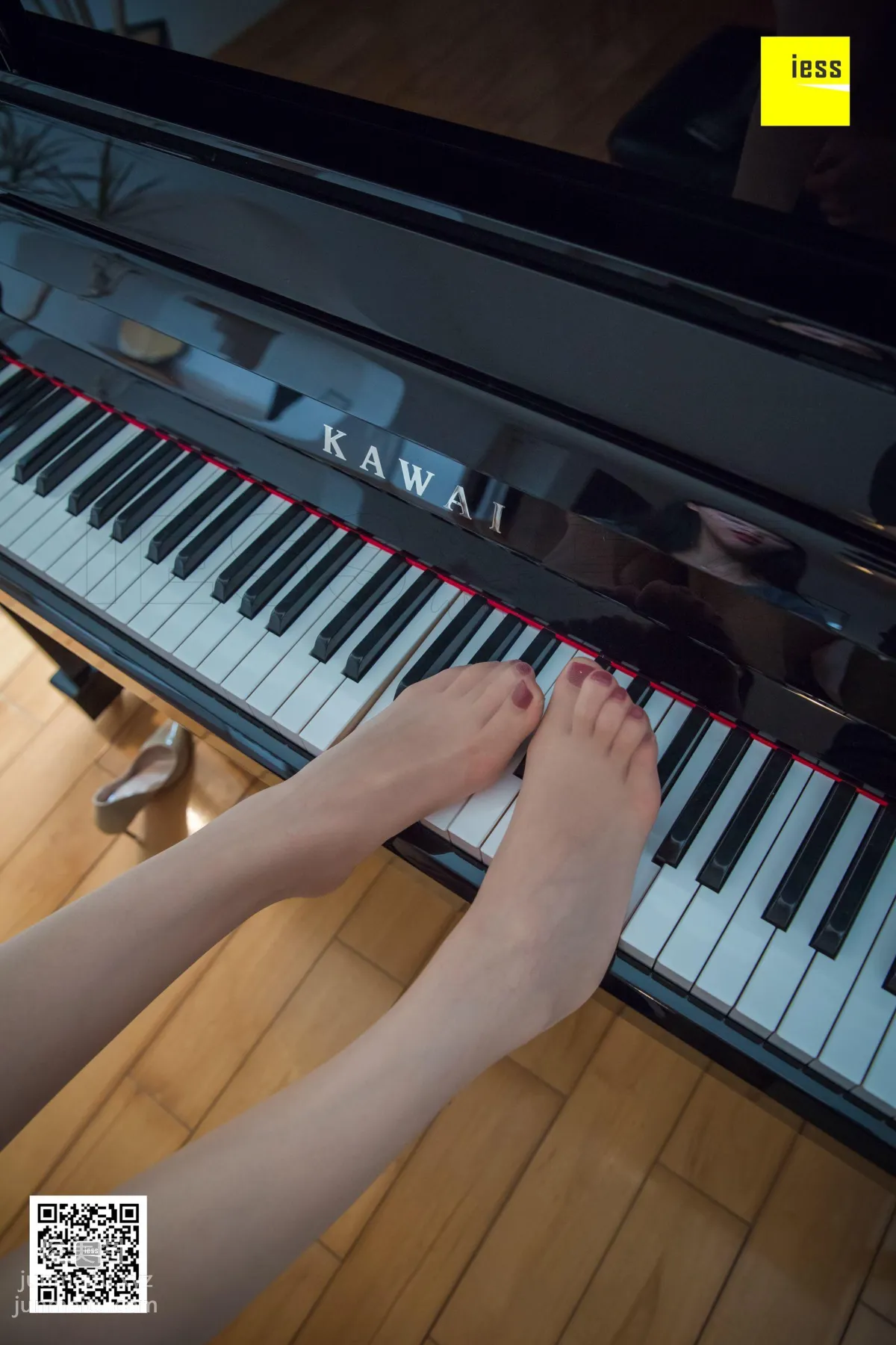 [IESS] 2018.11.09 Silk Enjoyer 356: Beautiful Feet on Black and White Piano Keys Qiqi [92P] photo 5