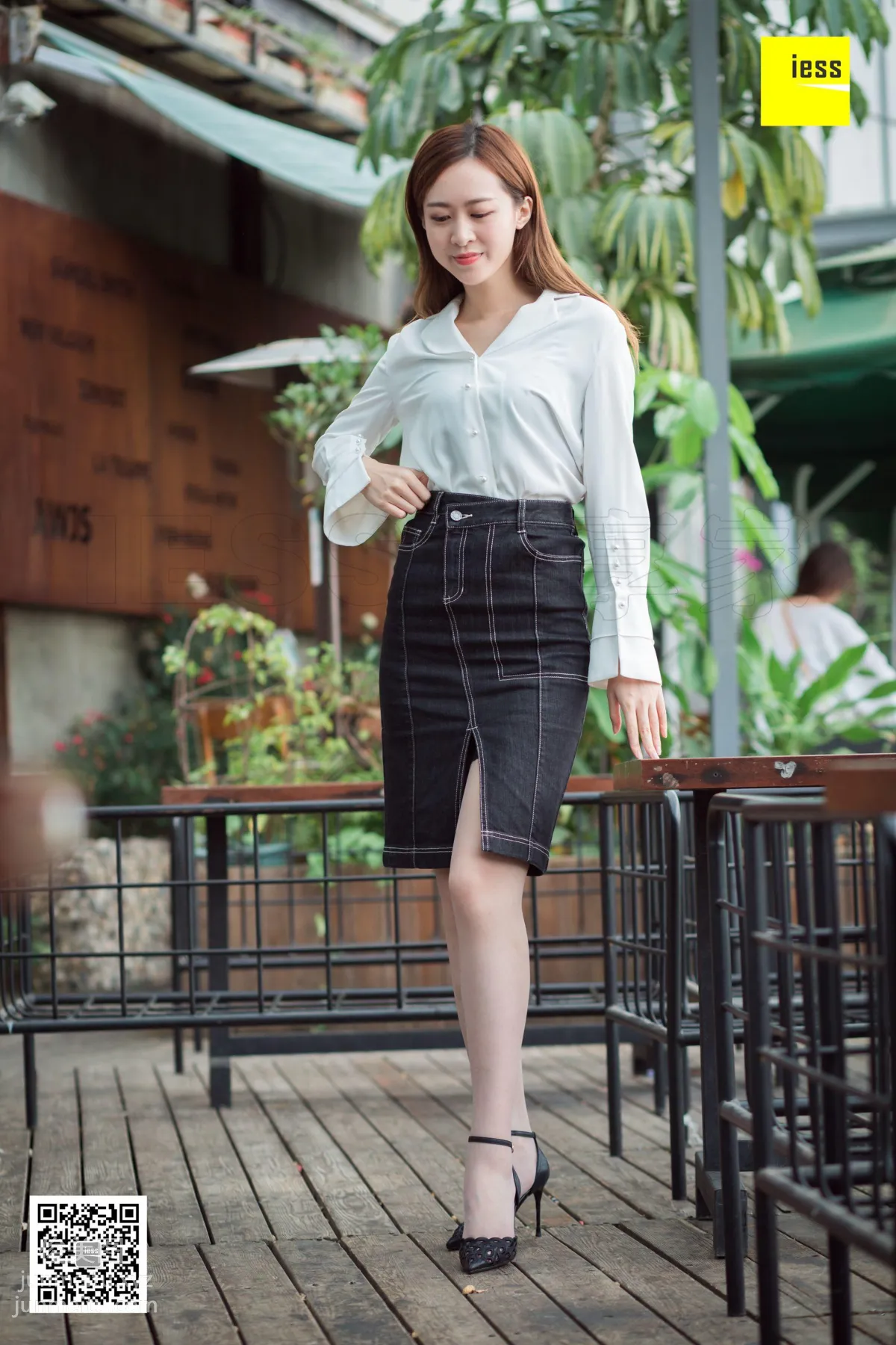 [IESS] 2018.12.17 Silk Enjoyer 382: Zi Zi's Intellectual Gray Stockings Zi Zi [90P] photo 1