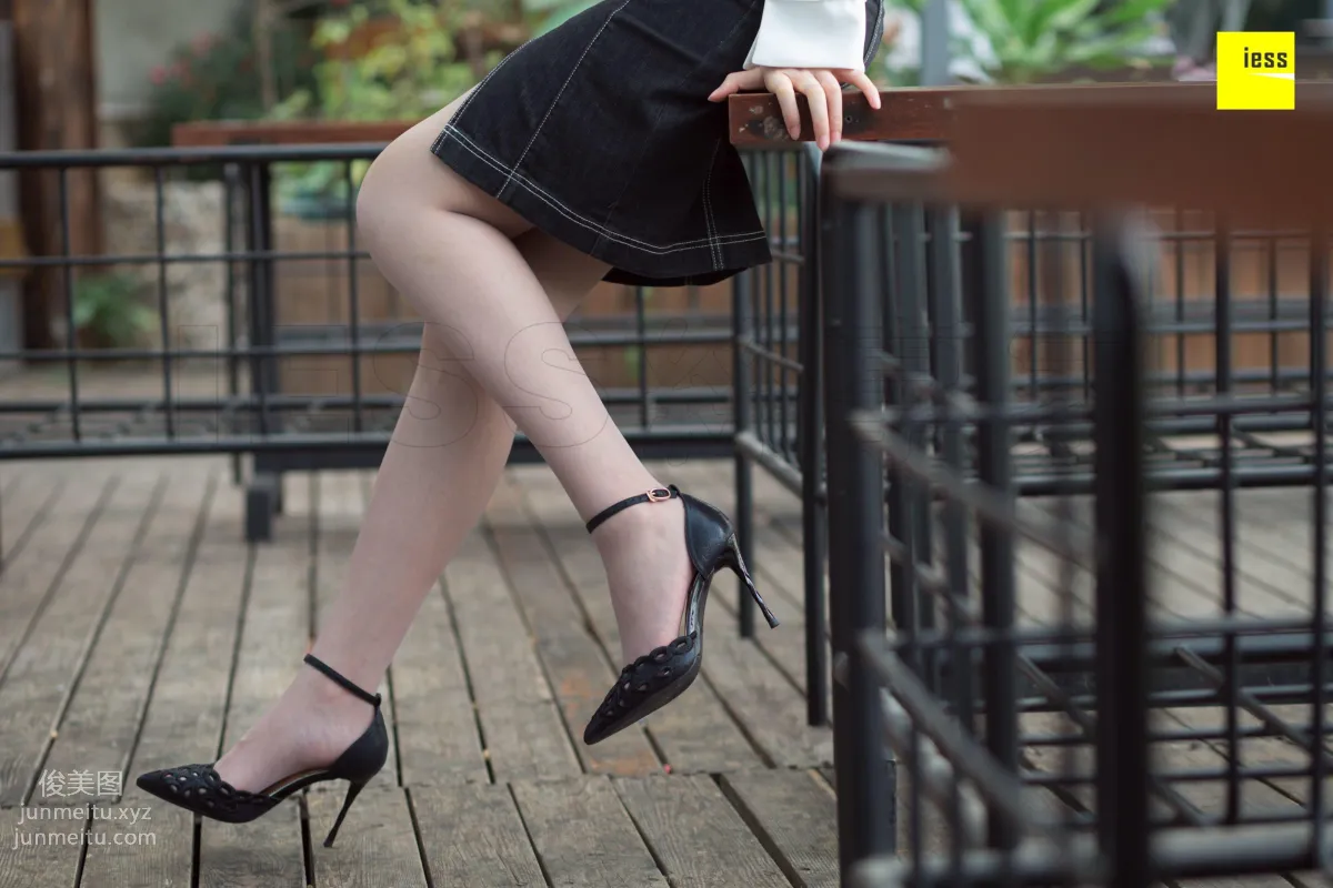[IESS] 2018.12.17 Silk Enjoyer 382: Zi Zi's Intellectual Gray Stockings Zi Zi [90P] photo 4