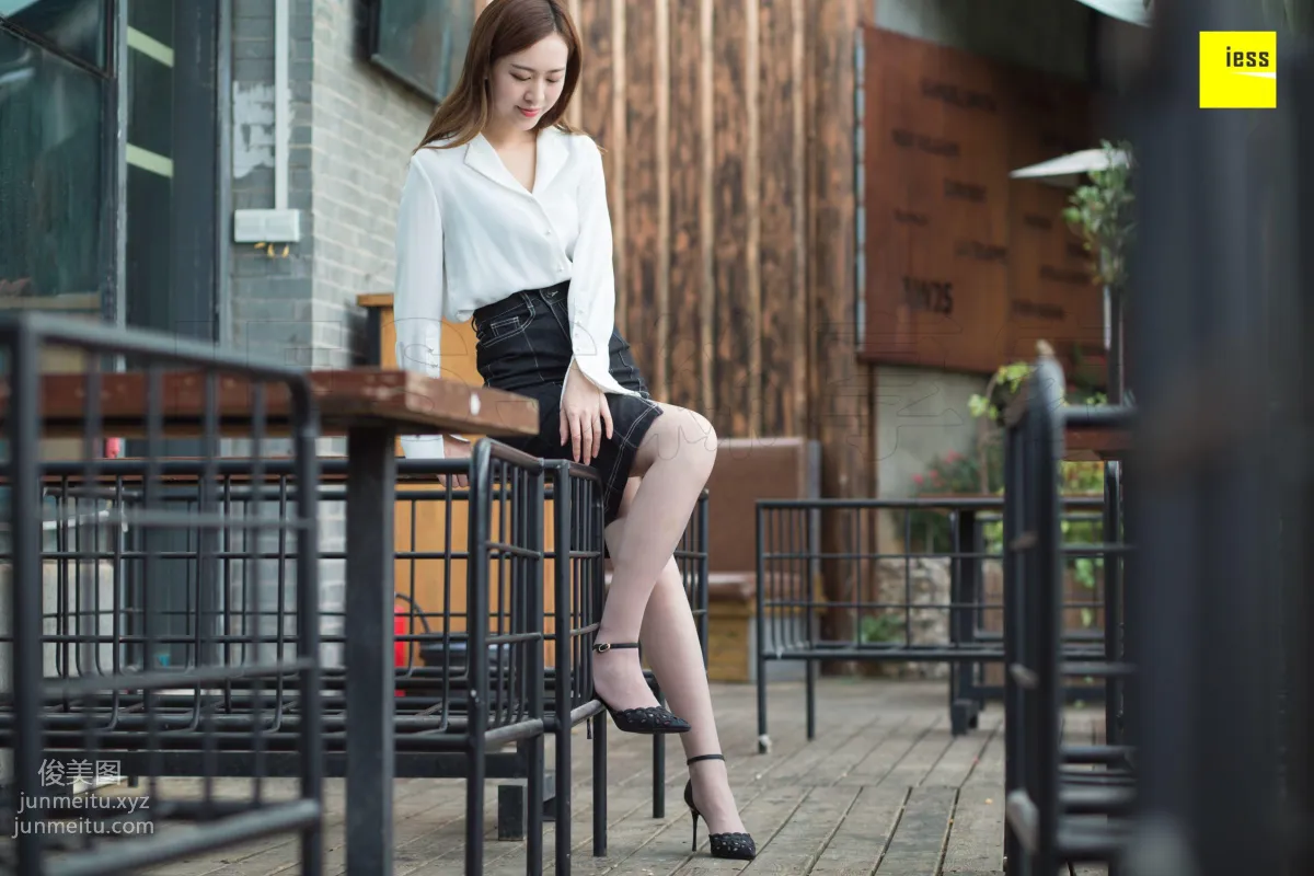 [IESS] 2018.12.17 Silk Enjoyer 382: Zi Zi's Intellectual Gray Stockings Zi Zi [90P] photo 13