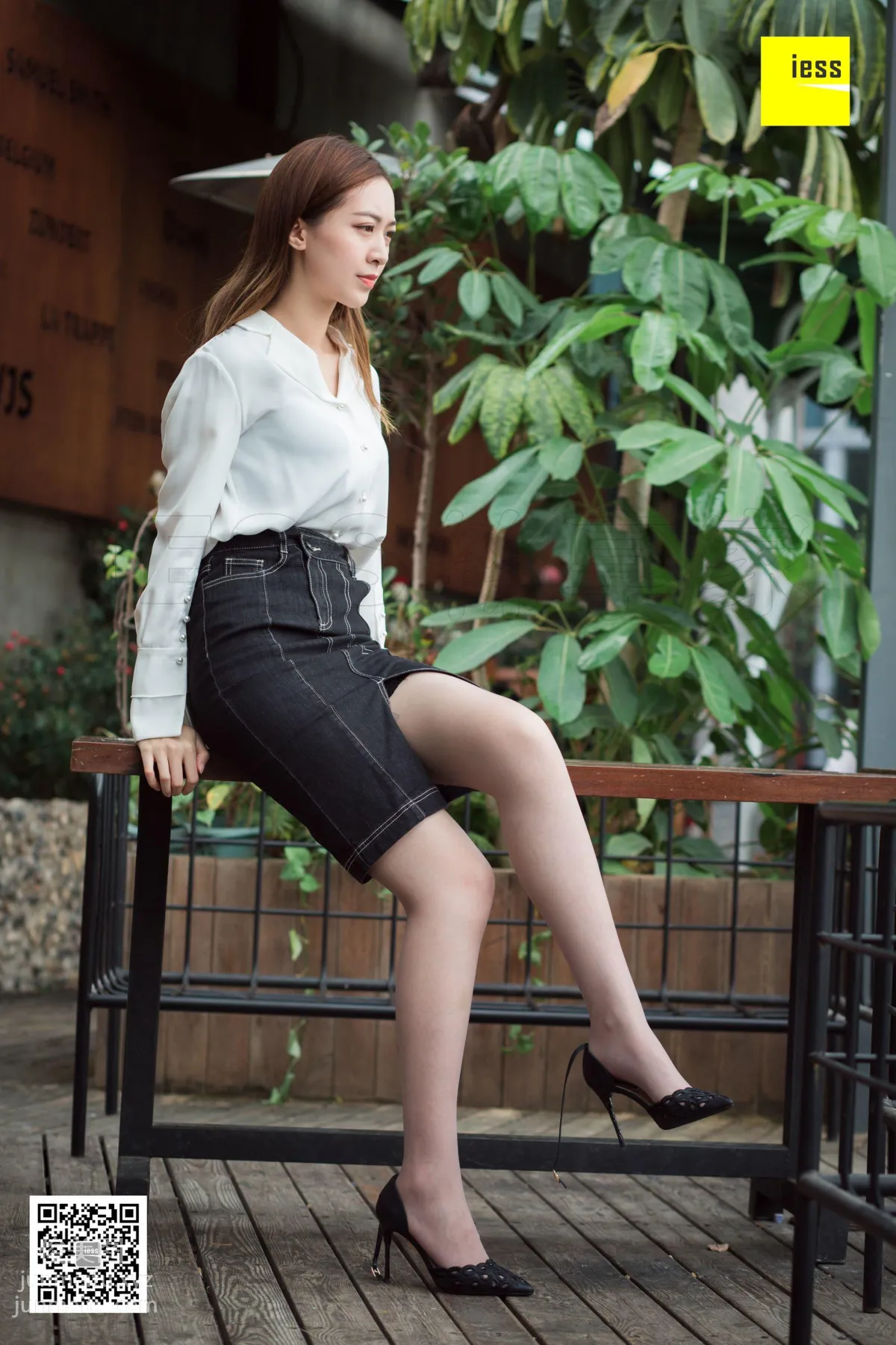 [IESS] 2018.12.17 Silk Enjoyer 382: Zi Zi's Intellectual Gray Stockings Zi Zi [90P] photo 67