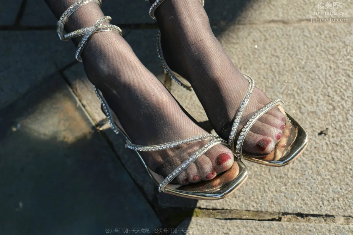 [IESS] 2022.02.15 Silk Enjoyer 1005: Tuan Tuan, Black Stocking Thoughts Under the Warm Sun [92P] photo 23