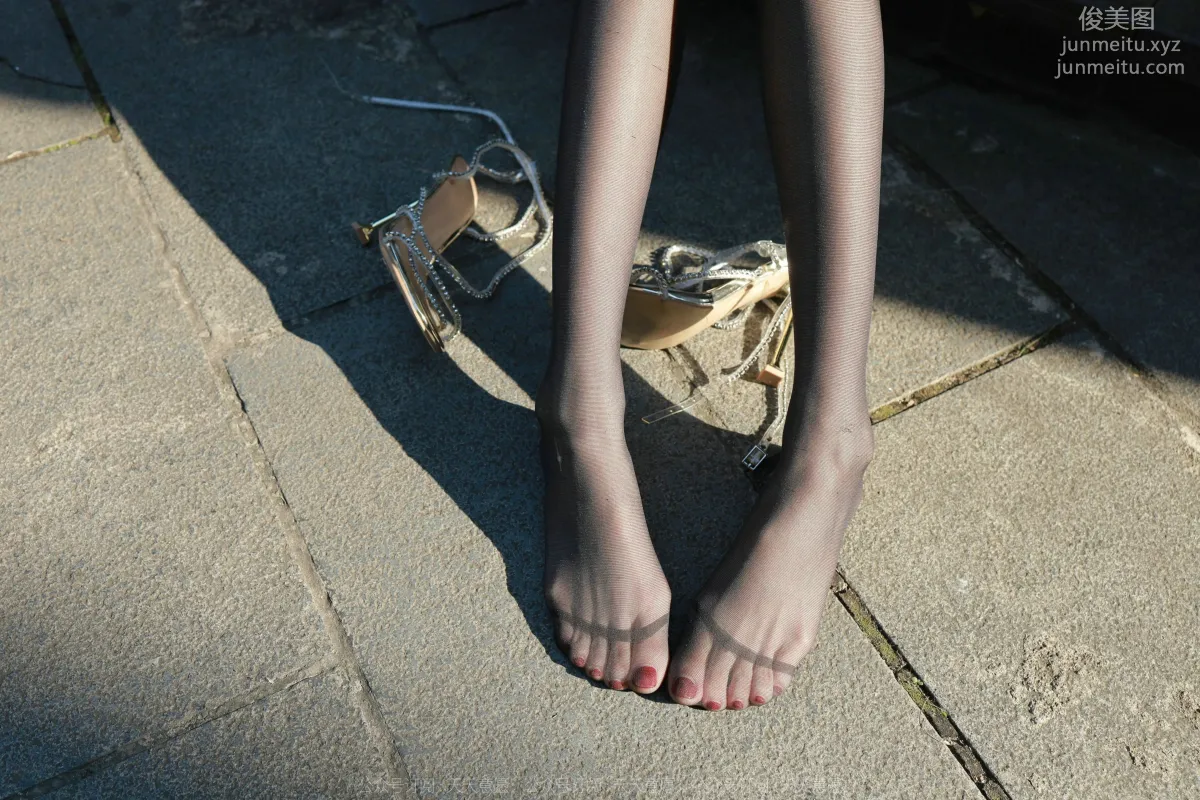 [IESS] 2022.02.15 Silk Enjoyer 1005: Tuan Tuan, Black Stocking Thoughts Under the Warm Sun [92P] photo 46