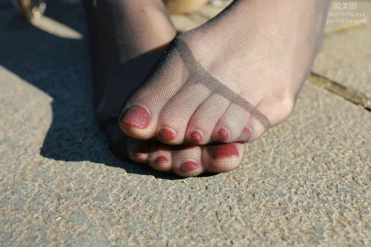 [IESS] 2022.02.15 Silk Enjoyer 1005: Tuan Tuan, Black Stocking Thoughts Under the Warm Sun [92P] photo 47