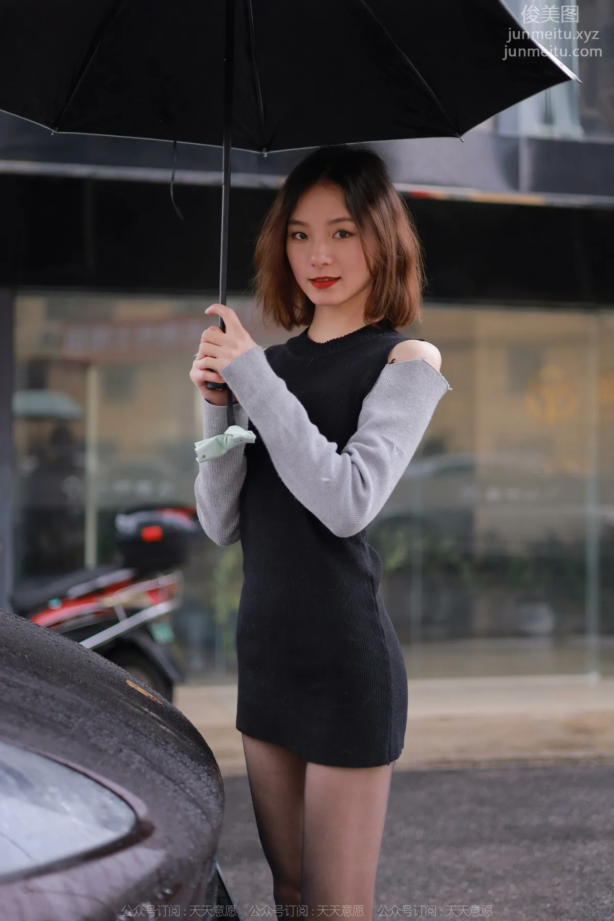 [IESS] 2022.04.06 Silk Enjoyer 1051: Xiao Liu, Black Stockings in the Rain photo 14