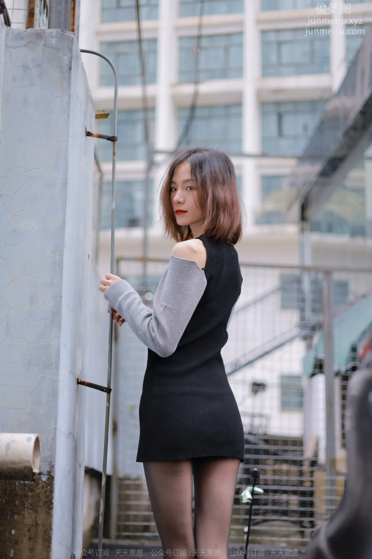 [IESS] 2022.04.06 Silk Enjoyer 1051: Xiao Liu, Black Stockings in the Rain photo 27