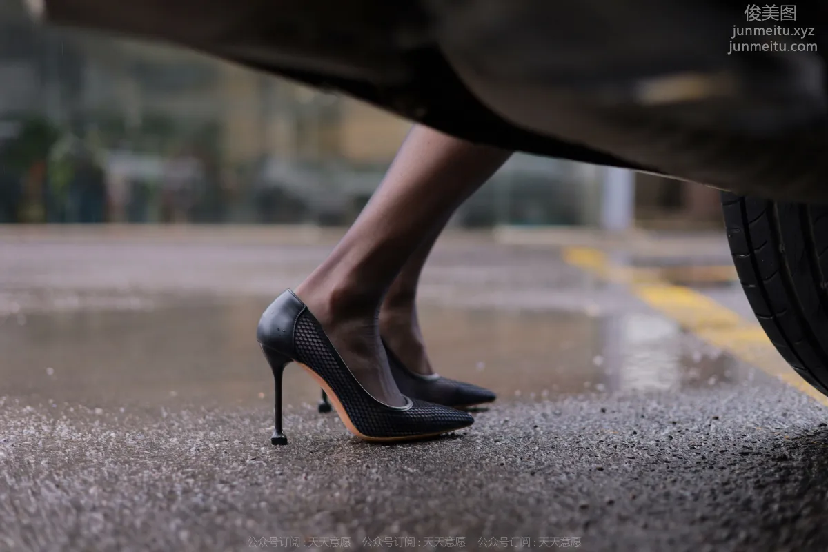 [IESS] 2022.04.06 Silk Enjoyer 1051: Xiao Liu, Black Stockings in the Rain photo 45