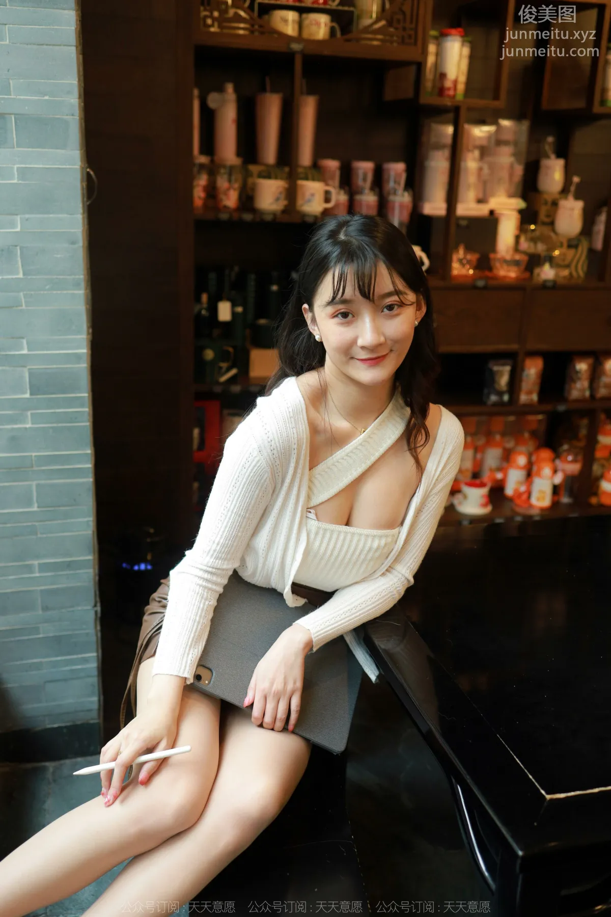 [IESS] 2022.04.27 Silk Enjoyer 1072: IESS Qiuqiu, Charming Cleavage photo 77
