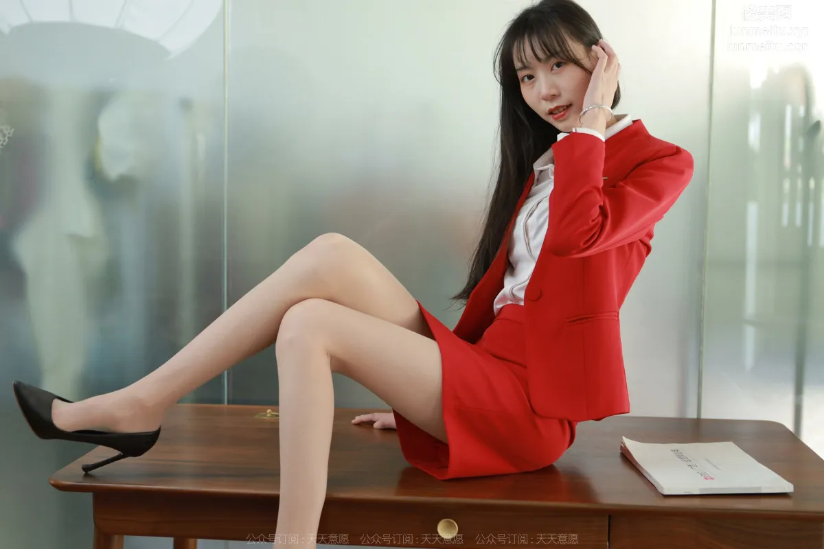 [IESS] 2022.05.03 Silk Enjoyer 1077: Tuan Tuan, Red Dress Beauty with Long Legs photo 9