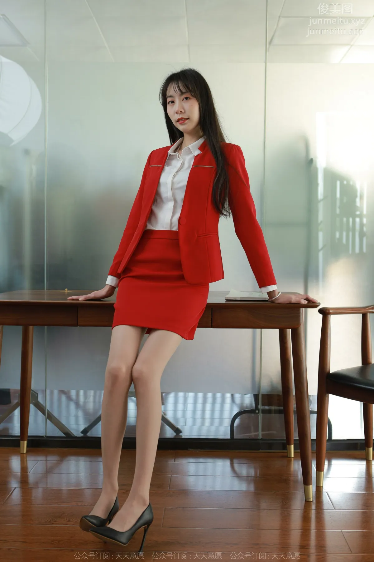 [IESS] 2022.05.03 Silk Enjoyer 1077: Tuan Tuan, Red Dress Beauty with Long Legs photo 32