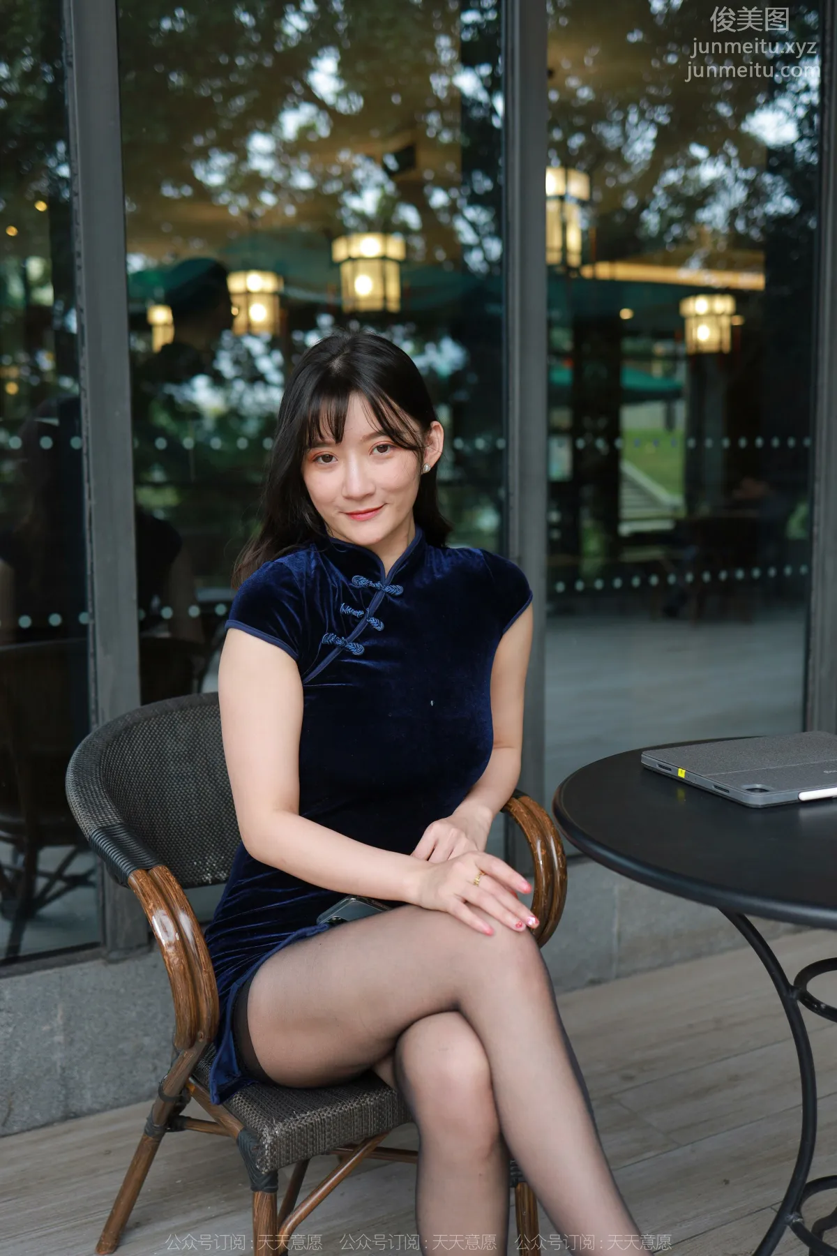 [IESS] 2022.05.04 Silk Enjoyer 1078: IESS Qiuqiu, High-Cut Qipao and Black Stockings photo 6