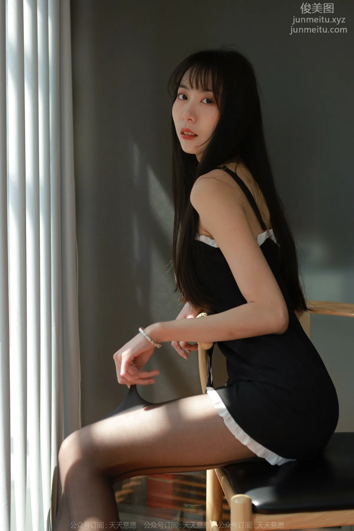 [IESS] 2022.05.10 Silk Enjoyer 1084: Tuan Tuan, Sparkling Black Stockings [89P] photo 5