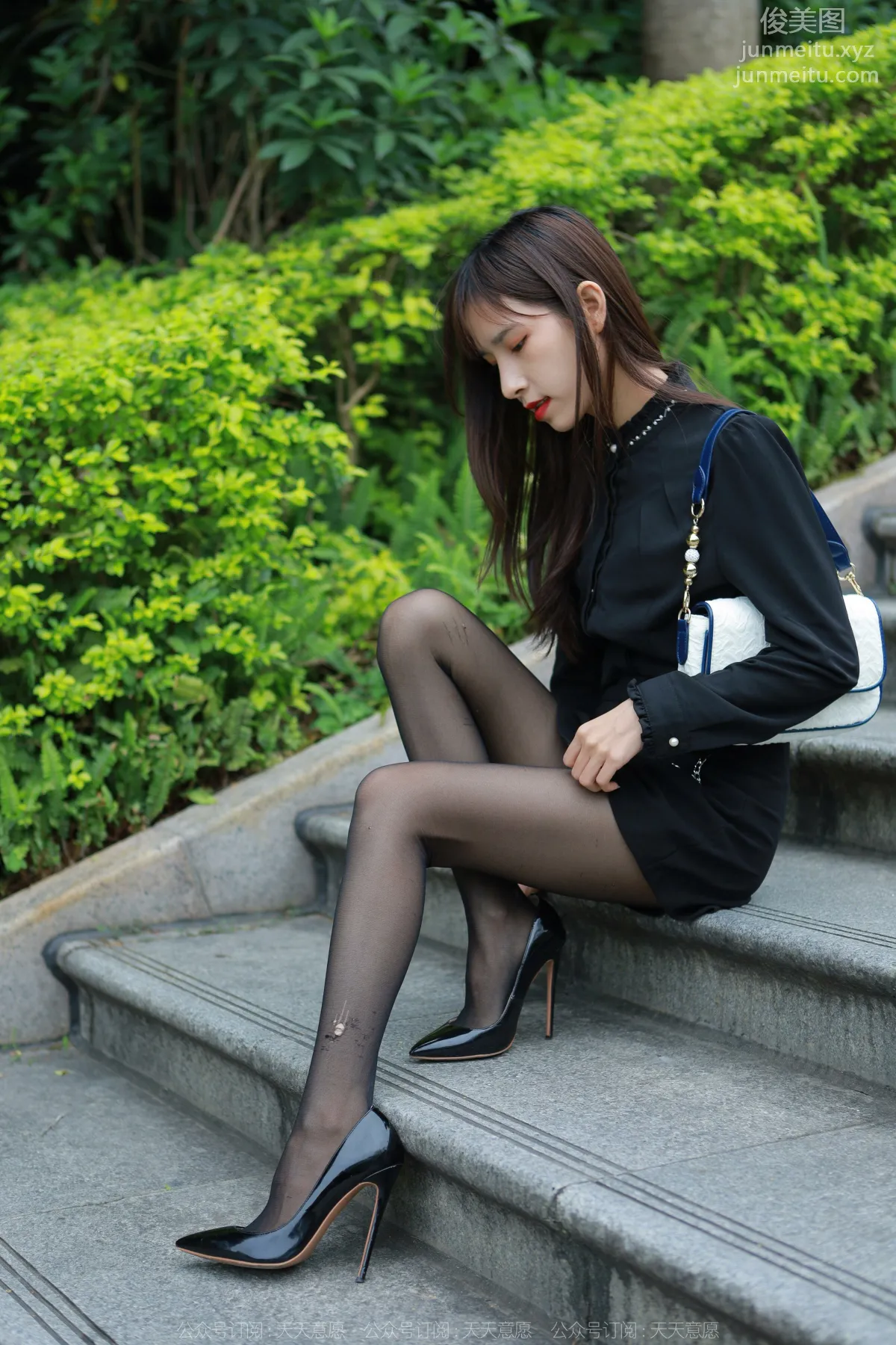 [IESS] 2022.05.25 Silk Enjoyer 1098: Mei Zi, Red Lips and Black Stockings [89P] photo 20