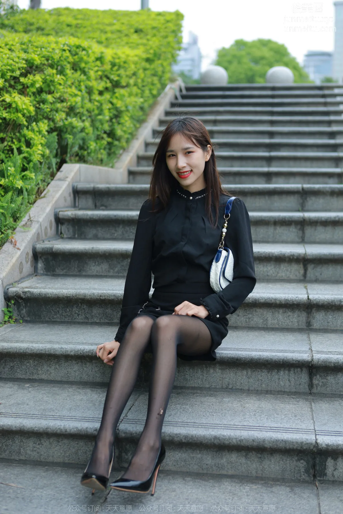 [IESS] 2022.05.25 Silk Enjoyer 1098: Mei Zi, Red Lips and Black Stockings [89P] photo 35