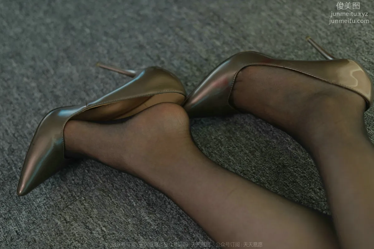 [IESS] 2022.06.08 Silk Enjoyer 1111: Xiao Jie, Sister Yu in Black Stockings [92P] photo 49