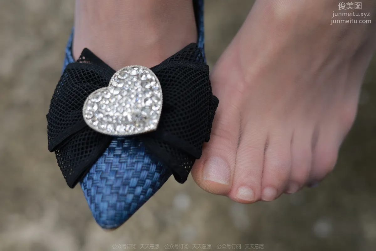 [IESS] 2022.06.09 Silk Enjoyer 1112: Xiao Liu, Blue Shoes and Gray Stockings [85P] photo 30