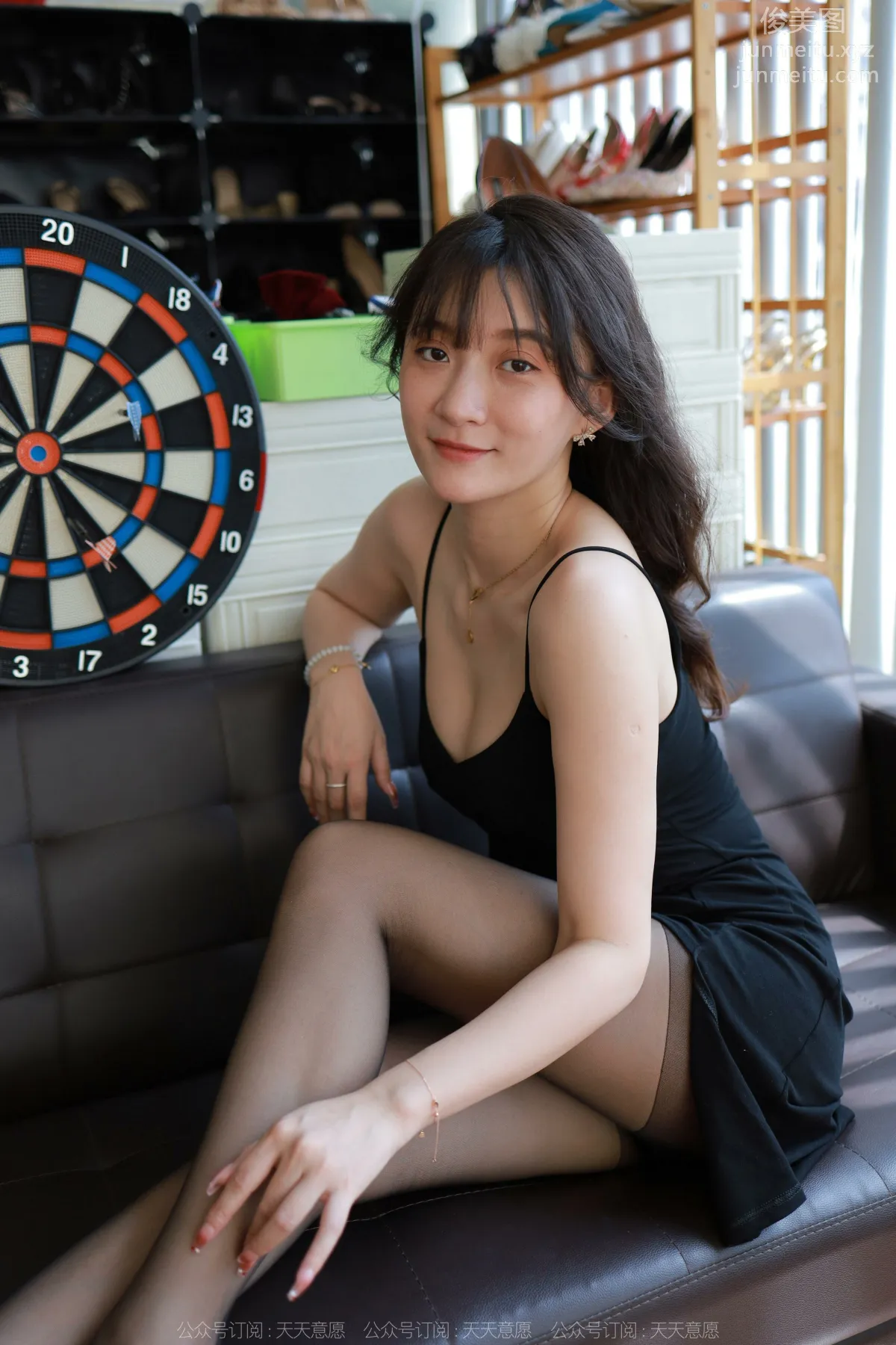 [IESS] 2022.07.02 Silk Enjoyer 1135: IESS Qiuqiu, Black Stockings Cleavage [90P] photo 11