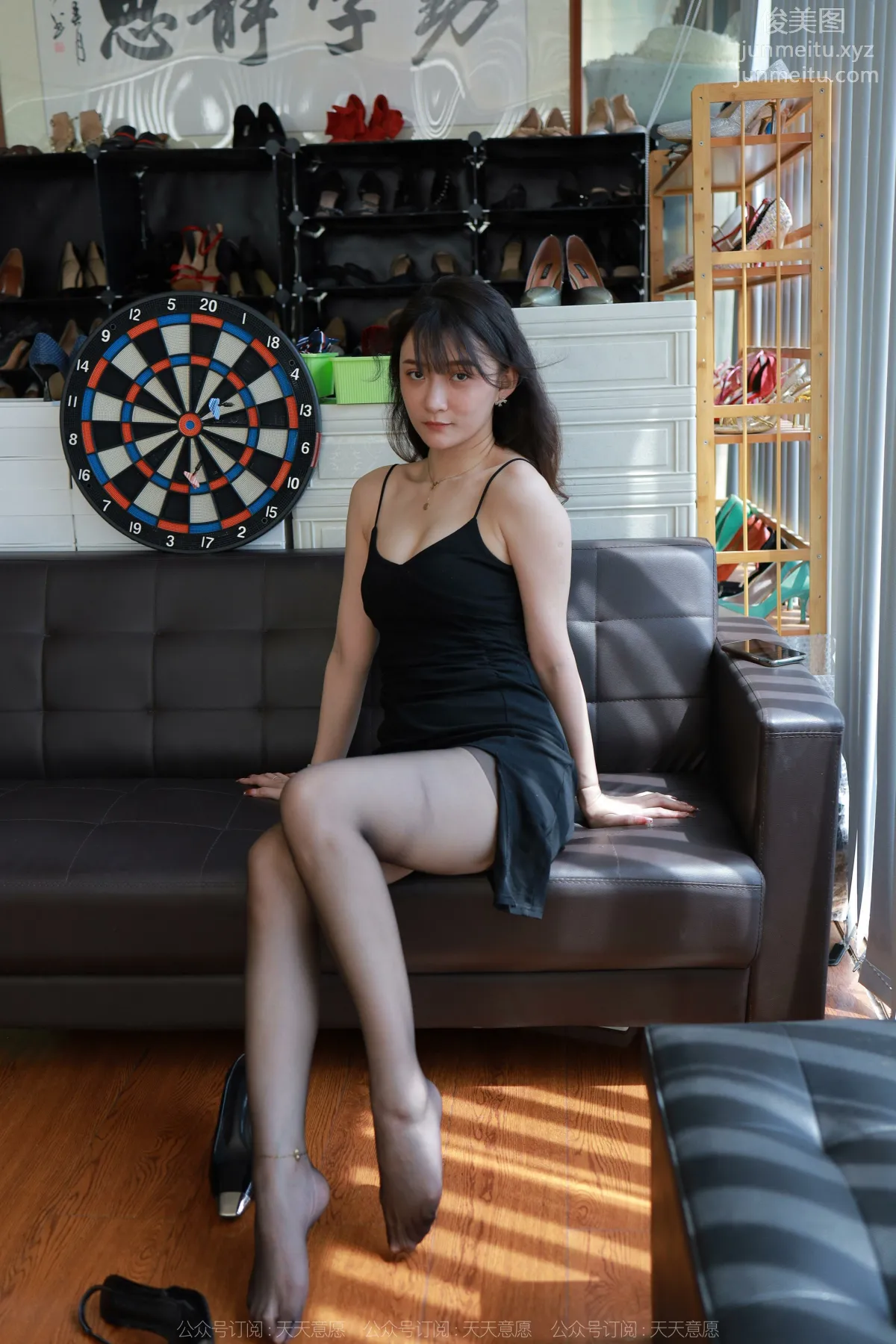 [IESS] 2022.07.02 Silk Enjoyer 1135: IESS Qiuqiu, Black Stockings Cleavage [90P] photo 35